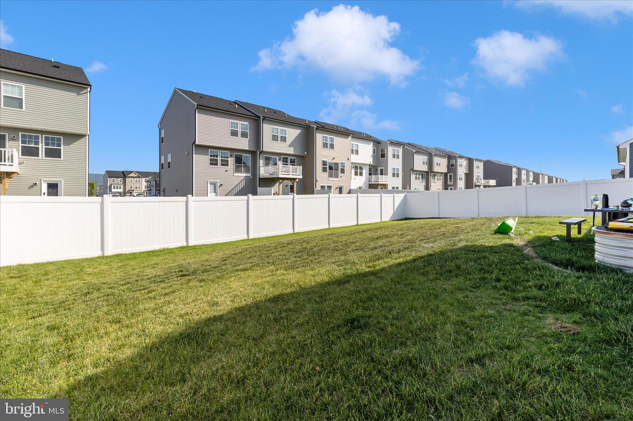 KING'S CROSSING - Residential