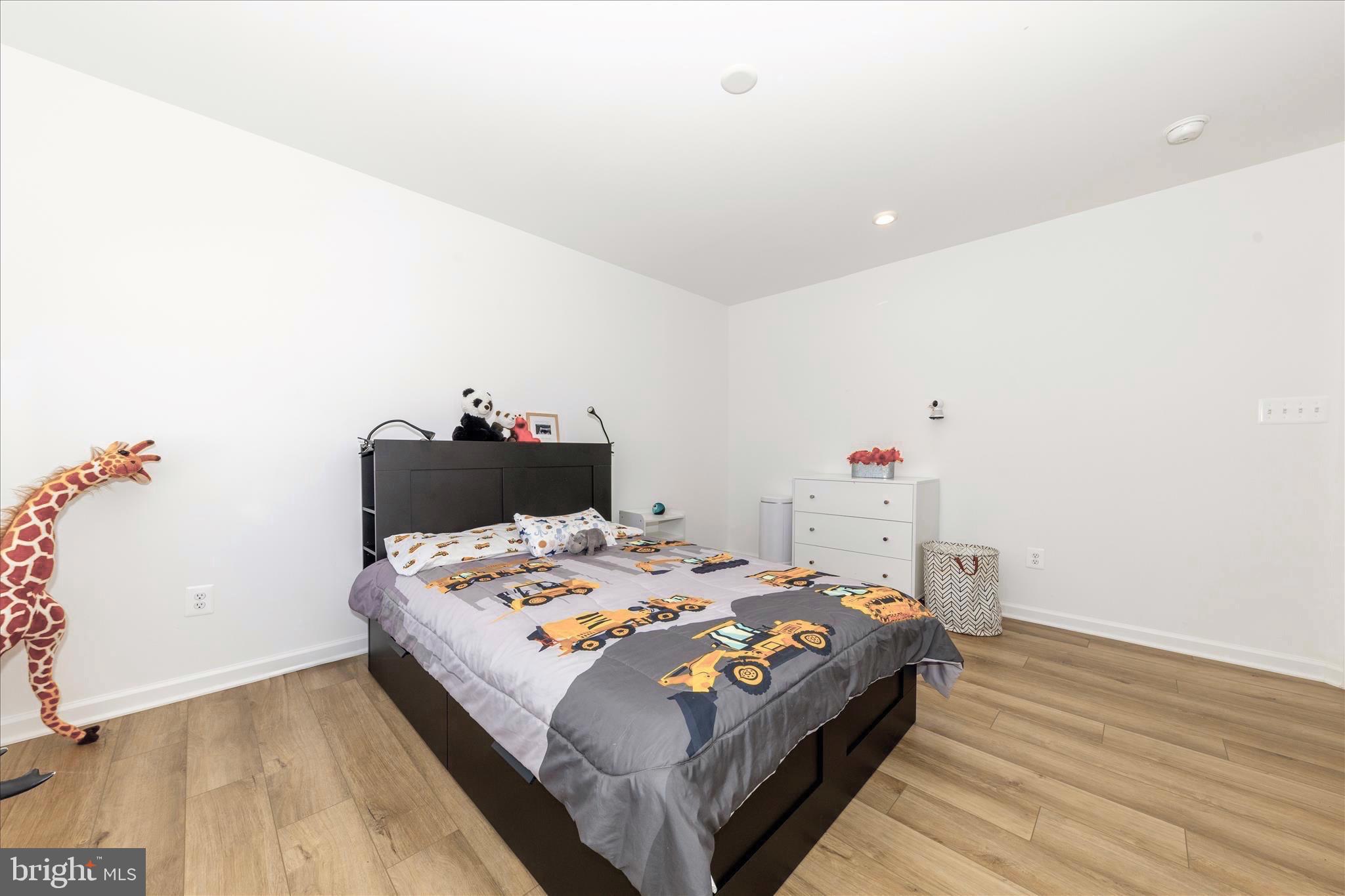 KING'S CROSSING - Residential
