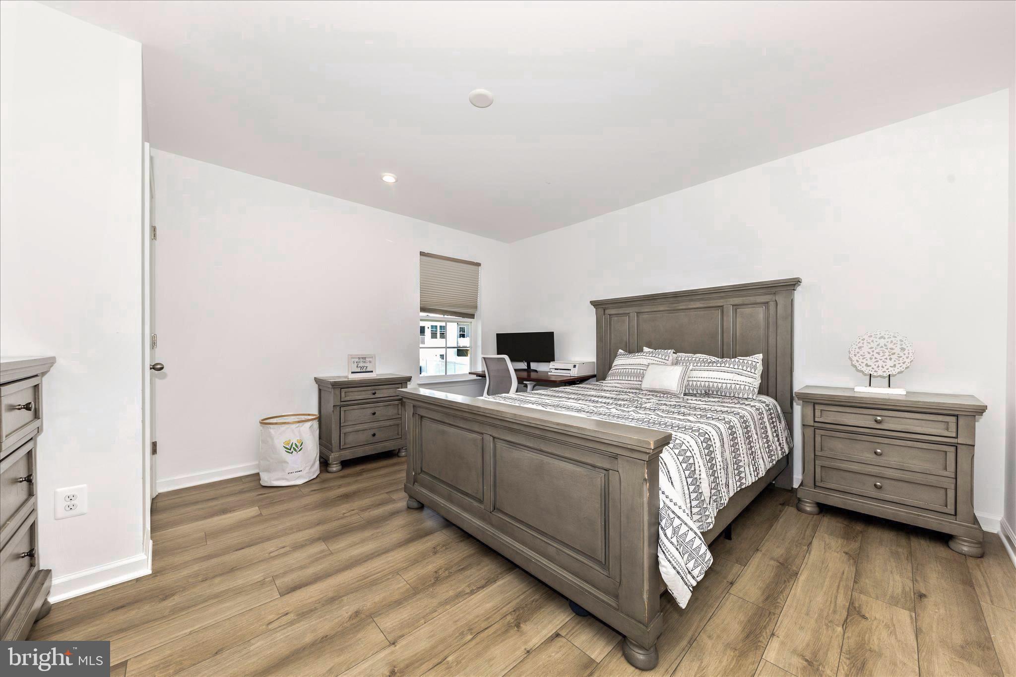 KING'S CROSSING - Residential