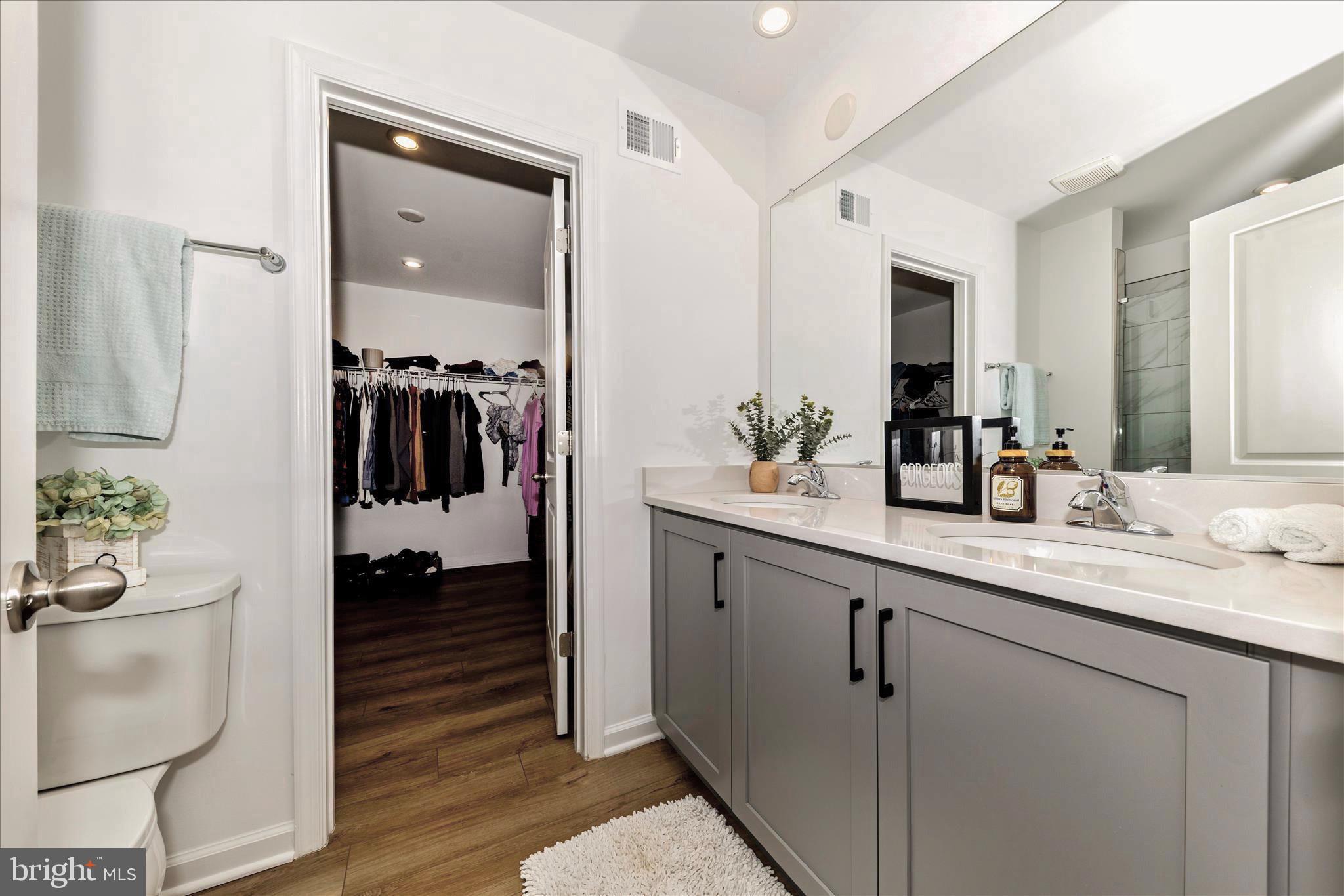KING'S CROSSING - Residential