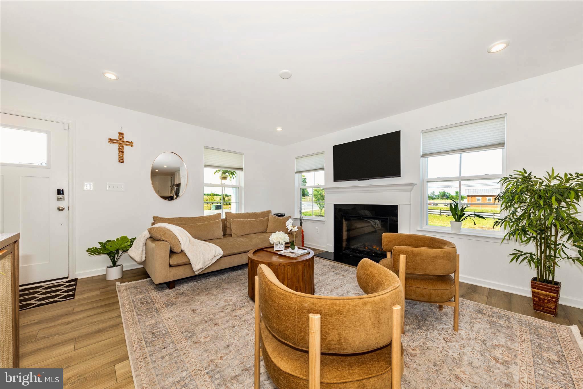 KING'S CROSSING - Residential