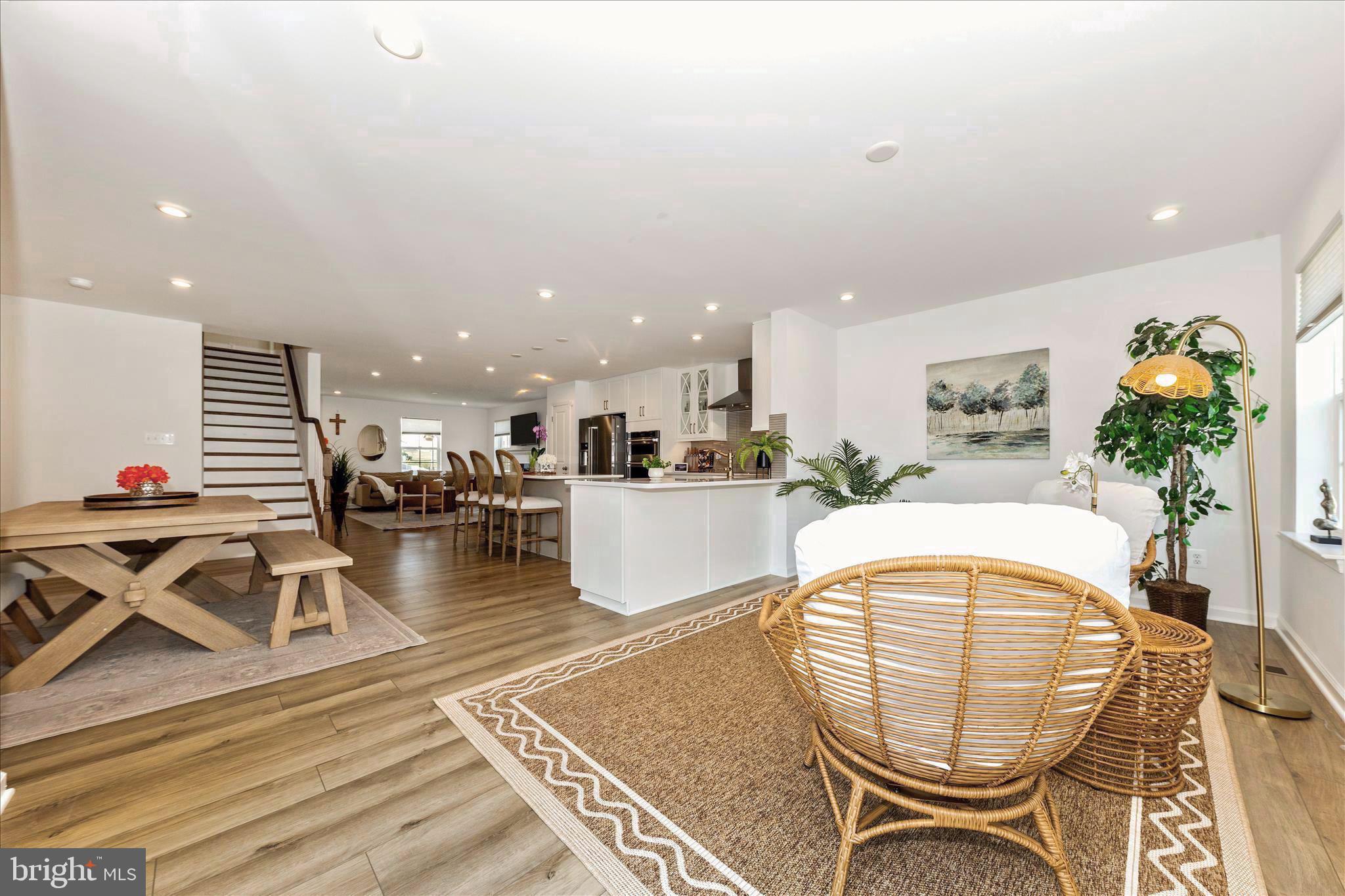 KING'S CROSSING - Residential