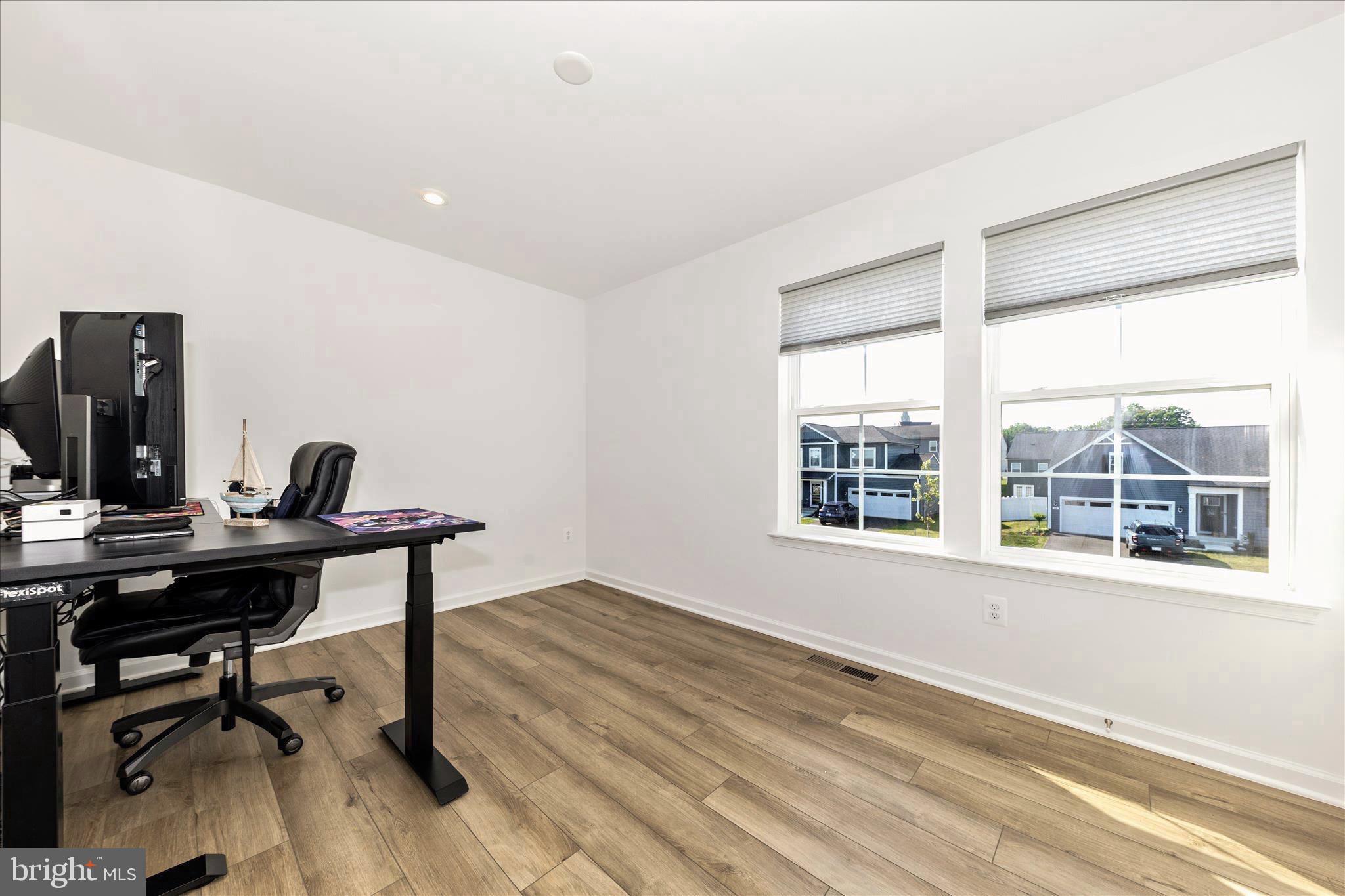 KING'S CROSSING - Residential