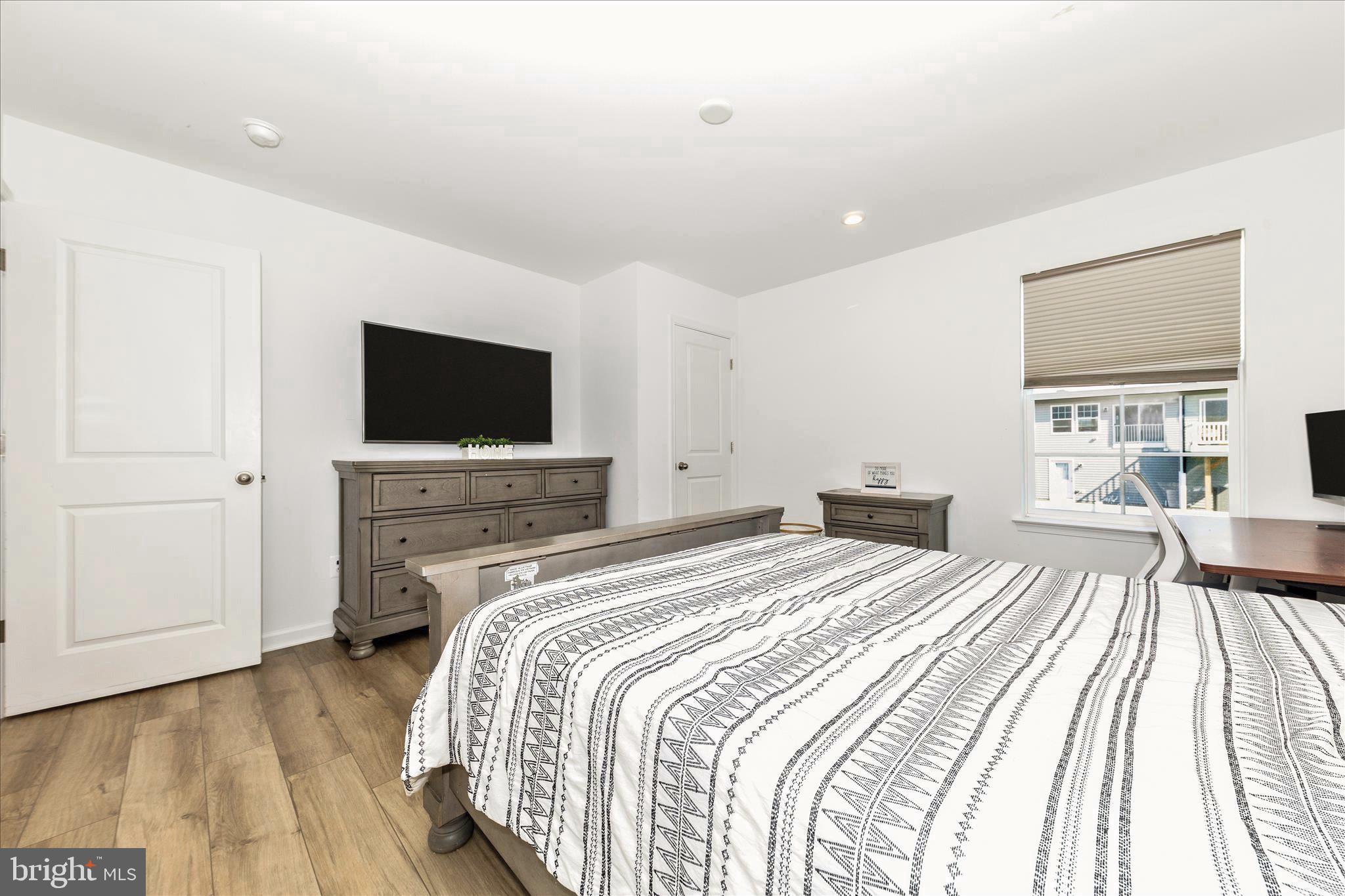 KING'S CROSSING - Residential