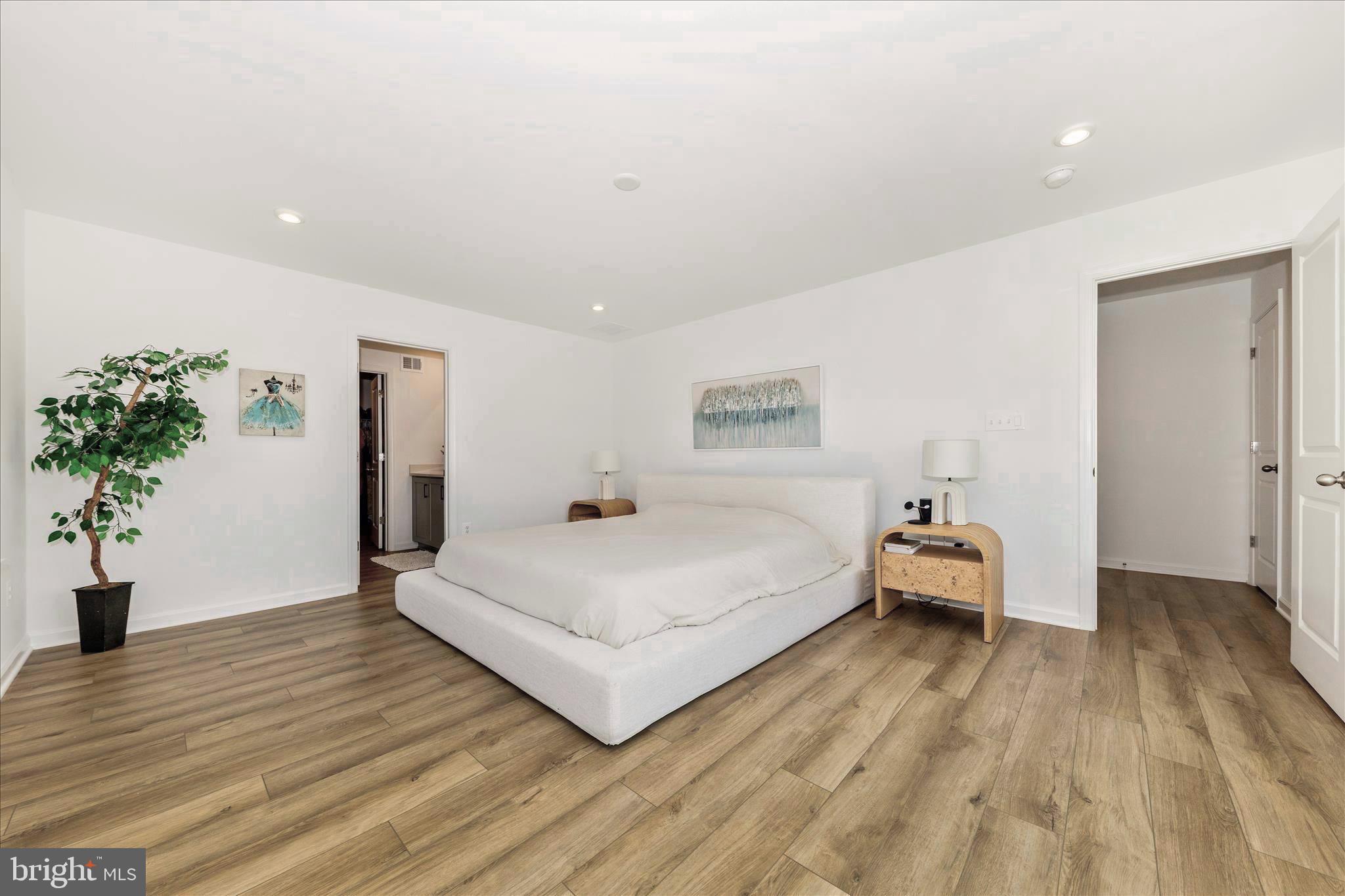 KING'S CROSSING - Residential