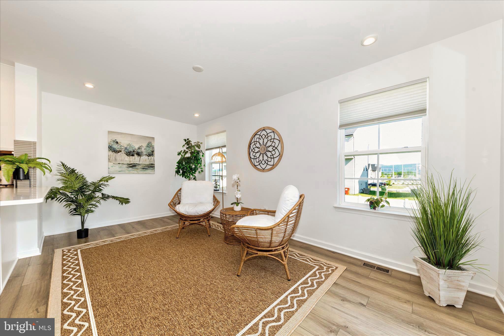 KING'S CROSSING - Residential