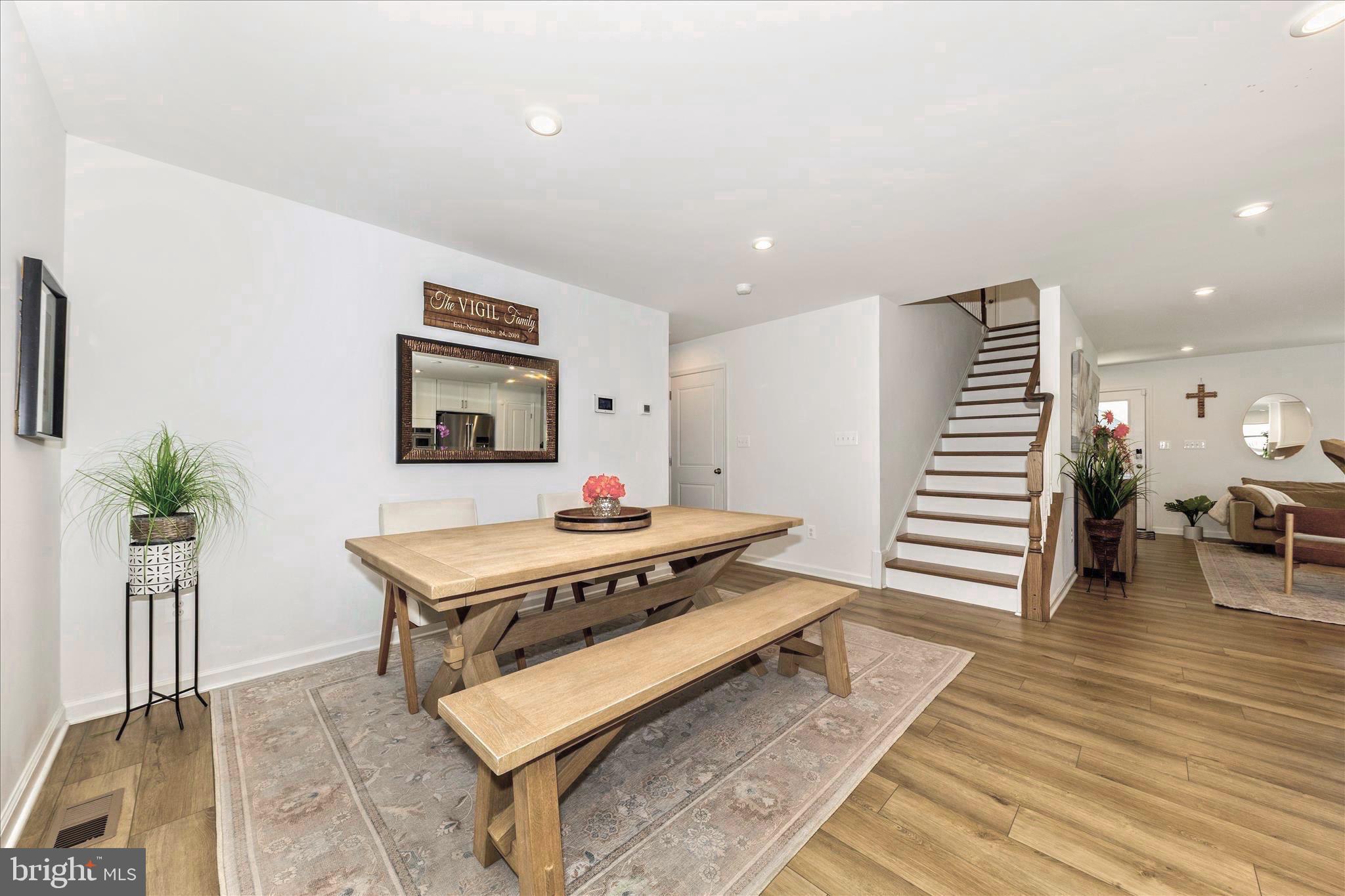 KING'S CROSSING - Residential