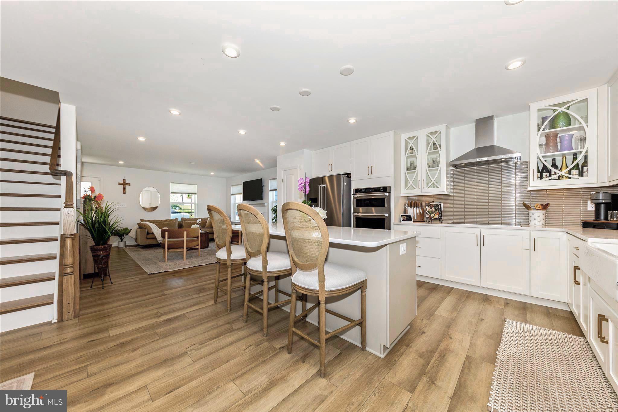 KING'S CROSSING - Residential