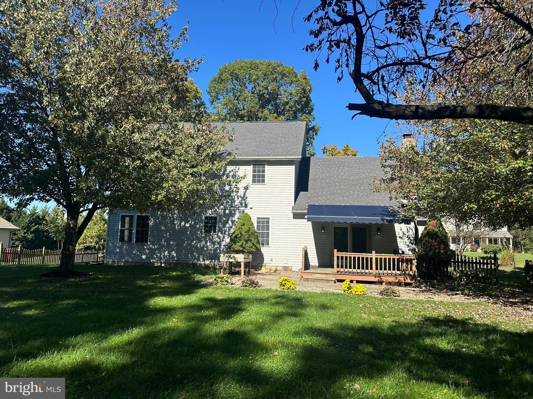 423 BRADLEY LANE