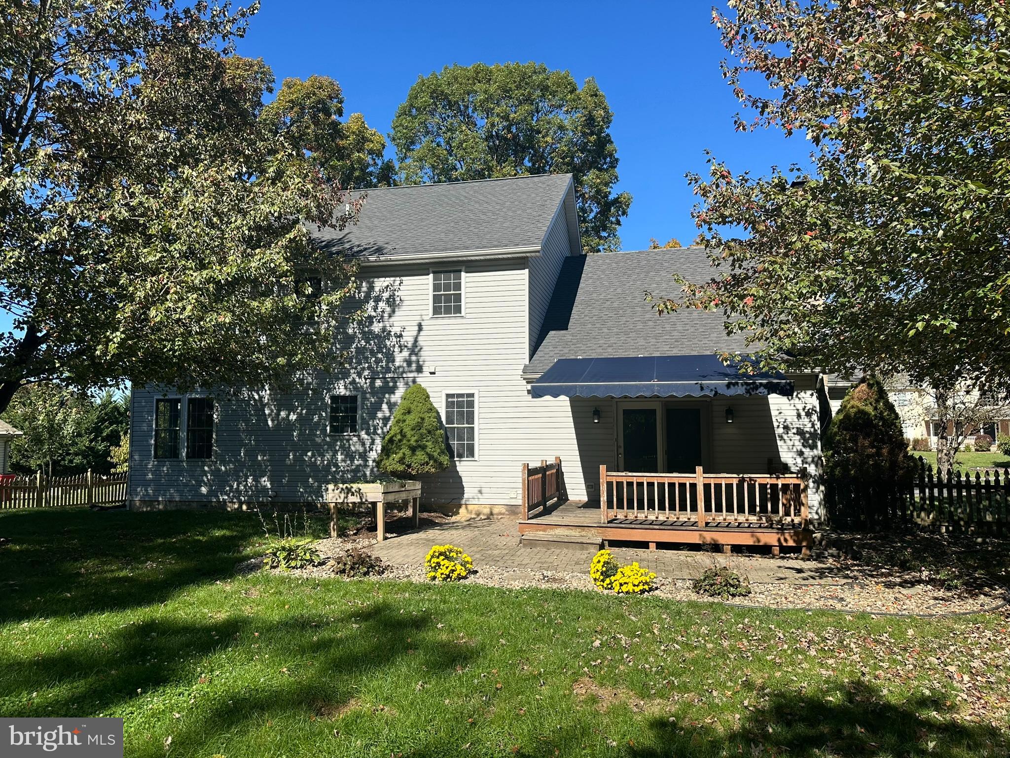 423 BRADLEY LANE
