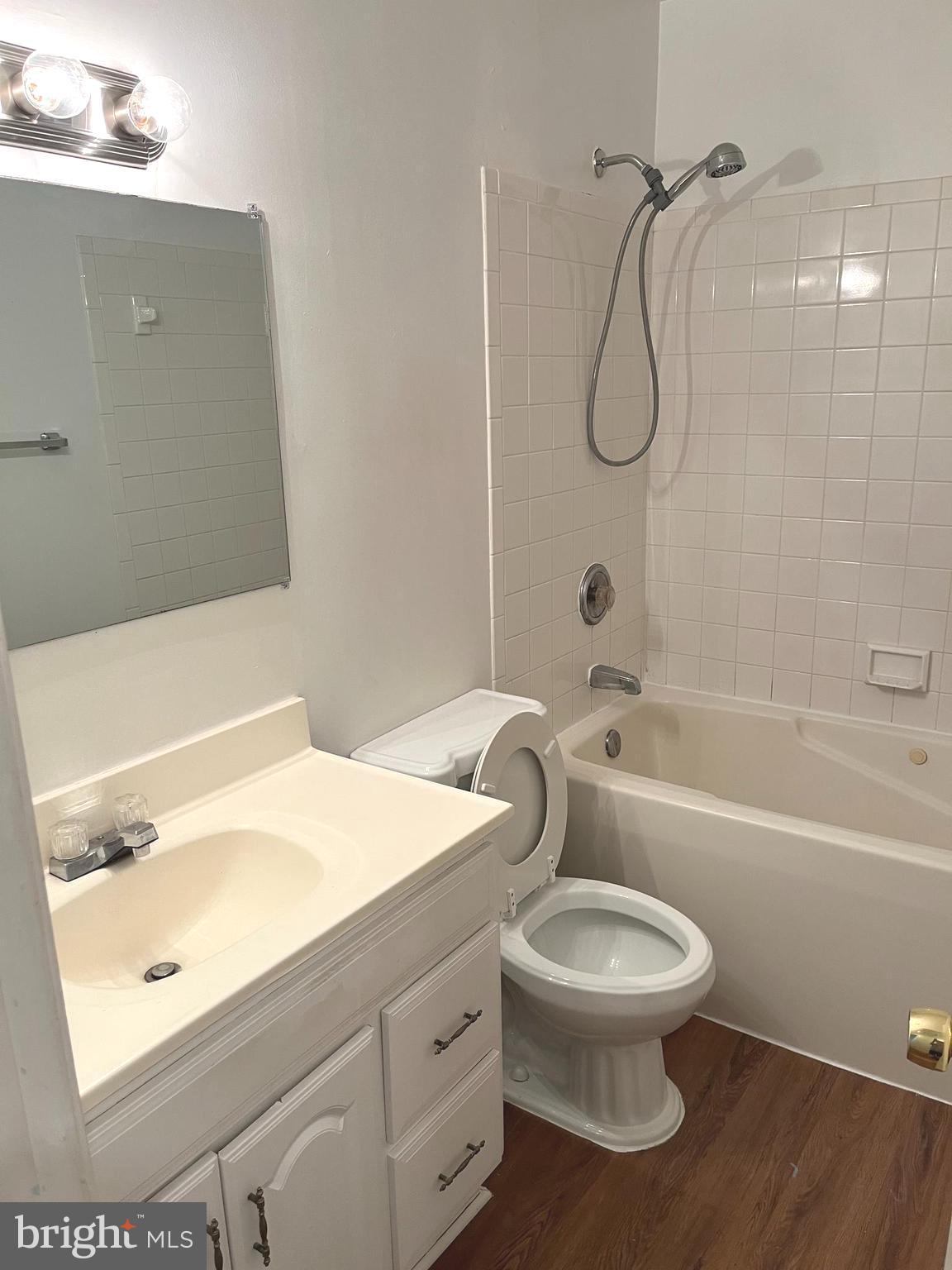 LOUDOUN HILLS - Residential