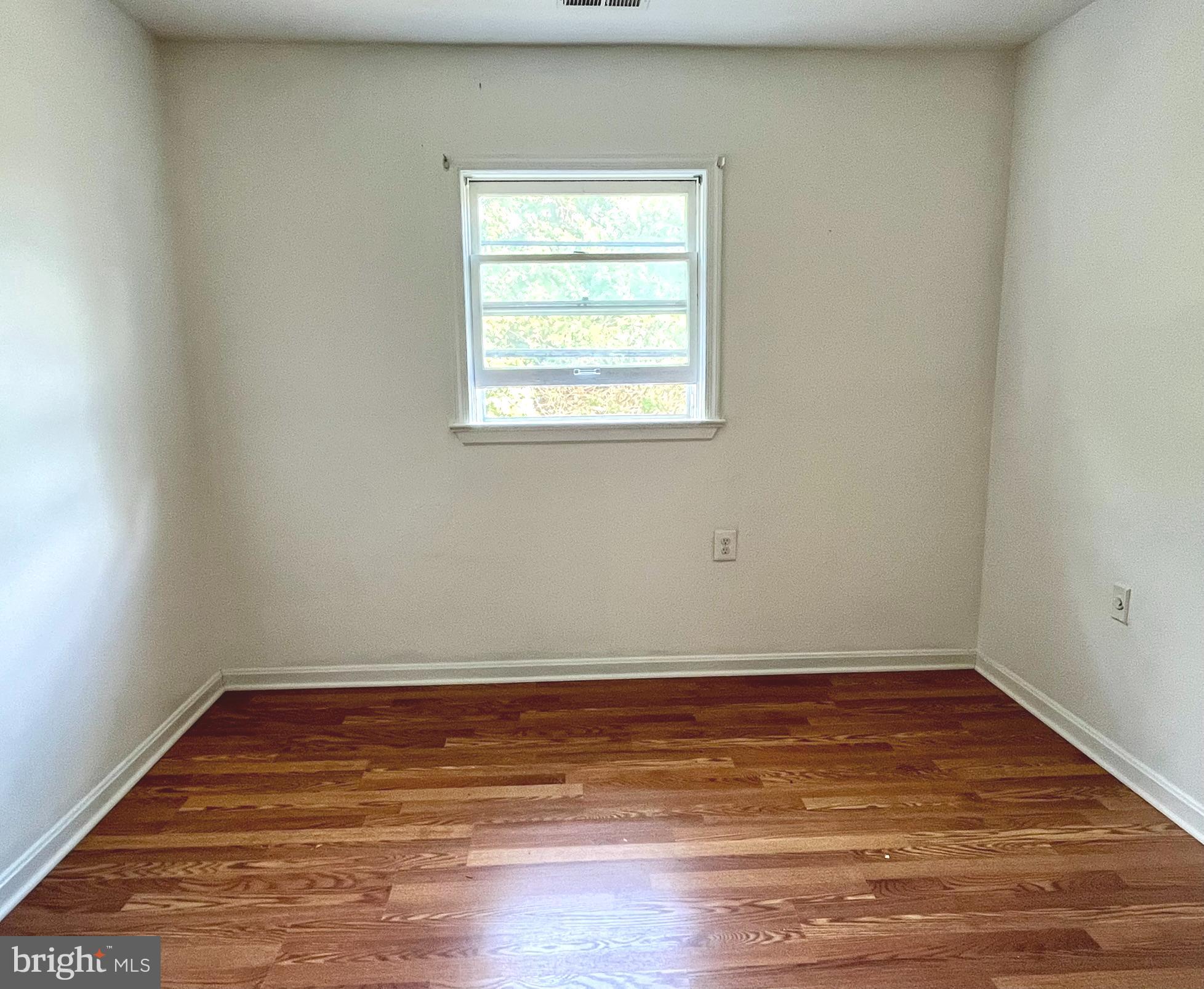 LOUDOUN HILLS - Residential