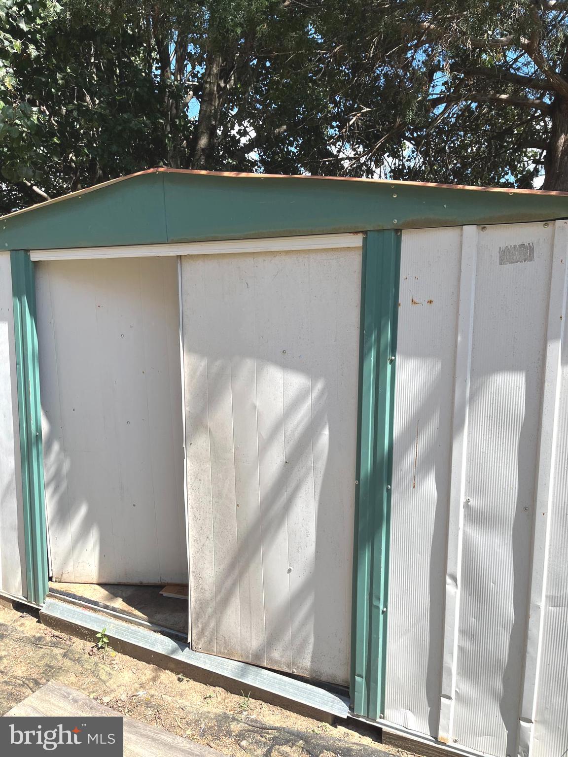 LOUDOUN HILLS - Residential