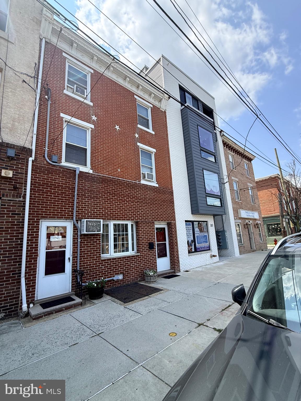 324 E GIRARD AVENUE