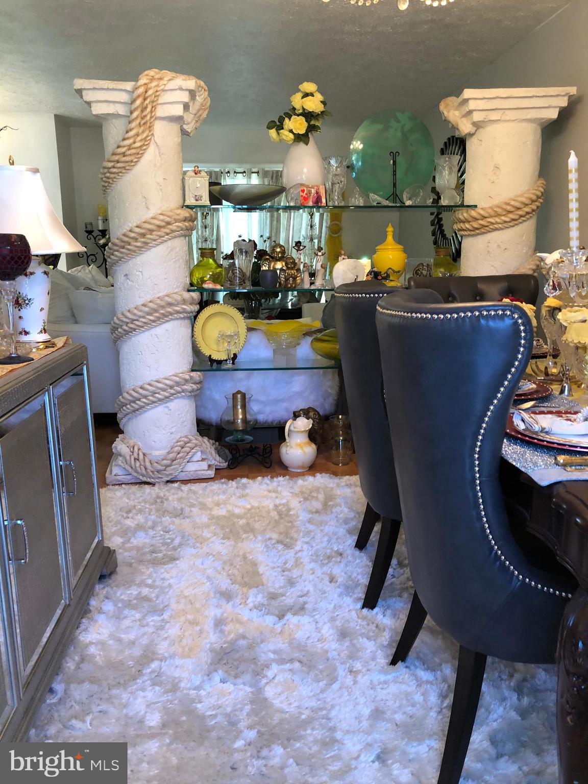 WESTBURY - Residential