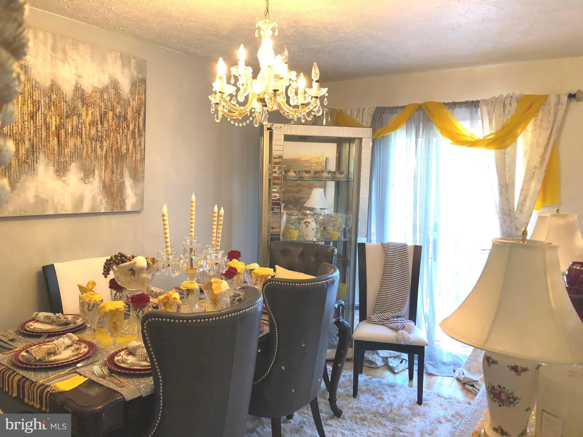 WESTBURY - Residential