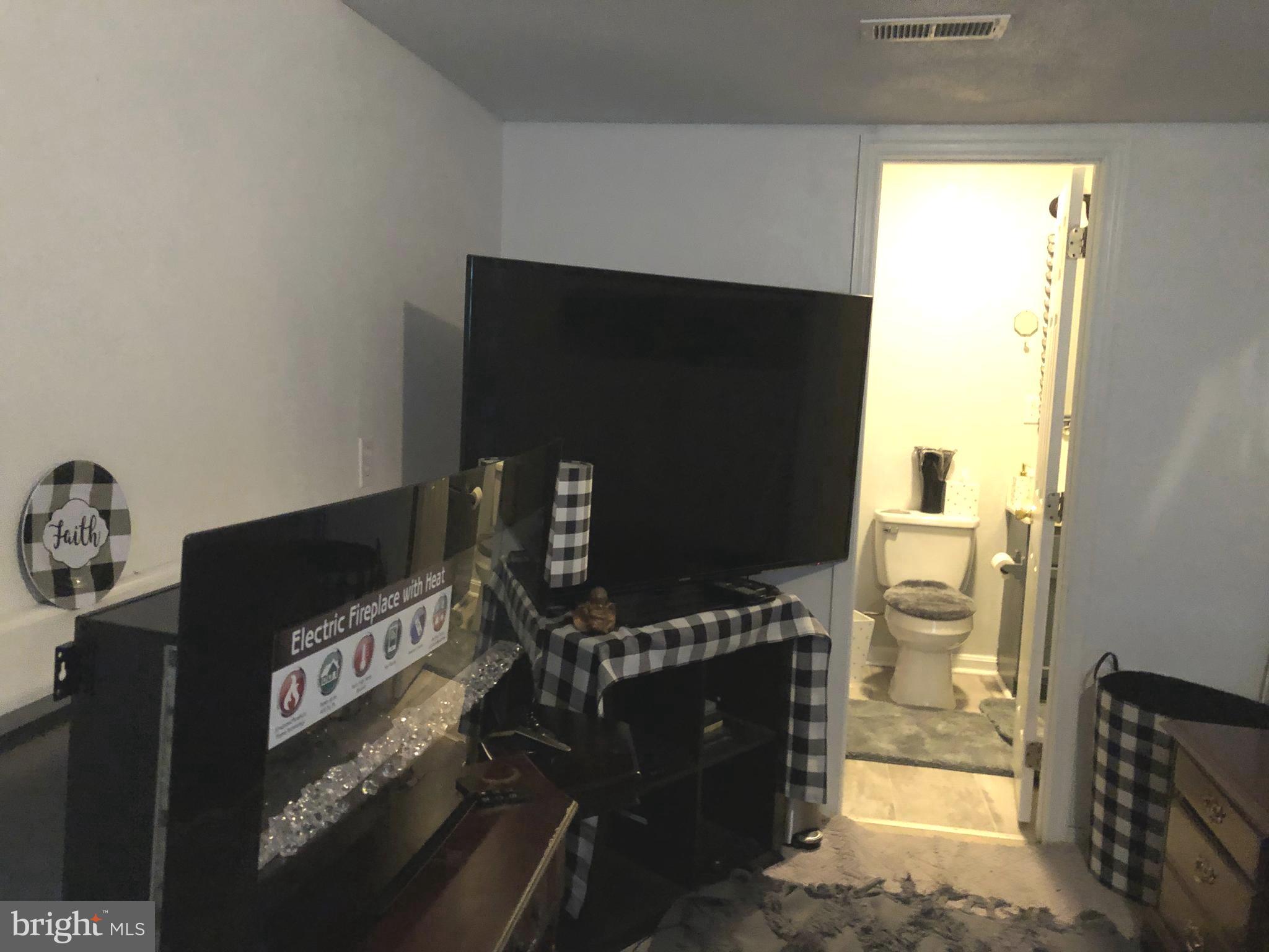 WESTBURY - Residential