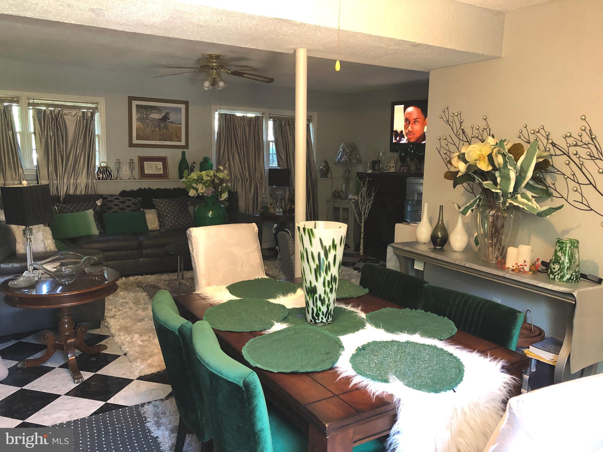 WESTBURY - Residential