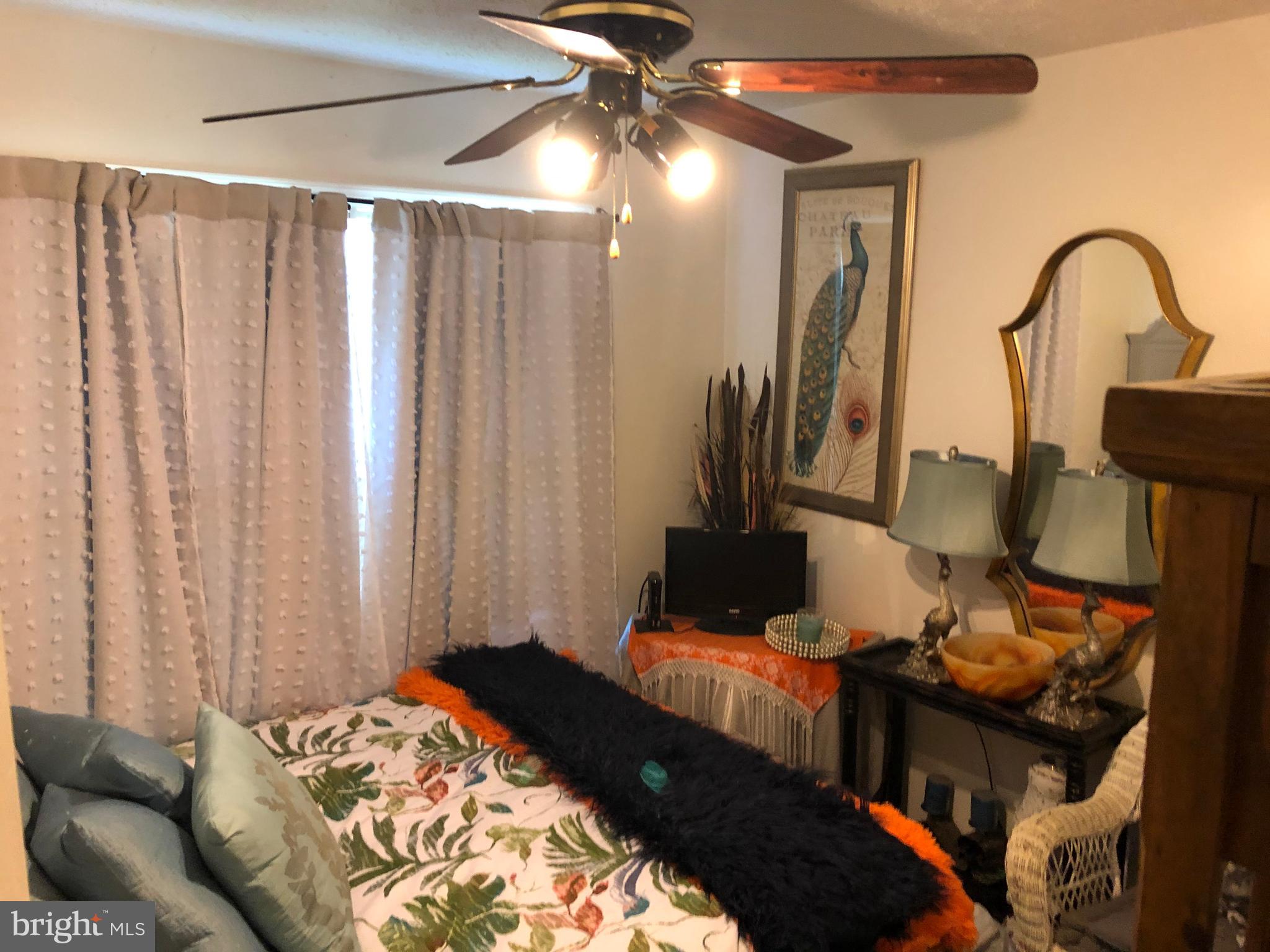 WESTBURY - Residential