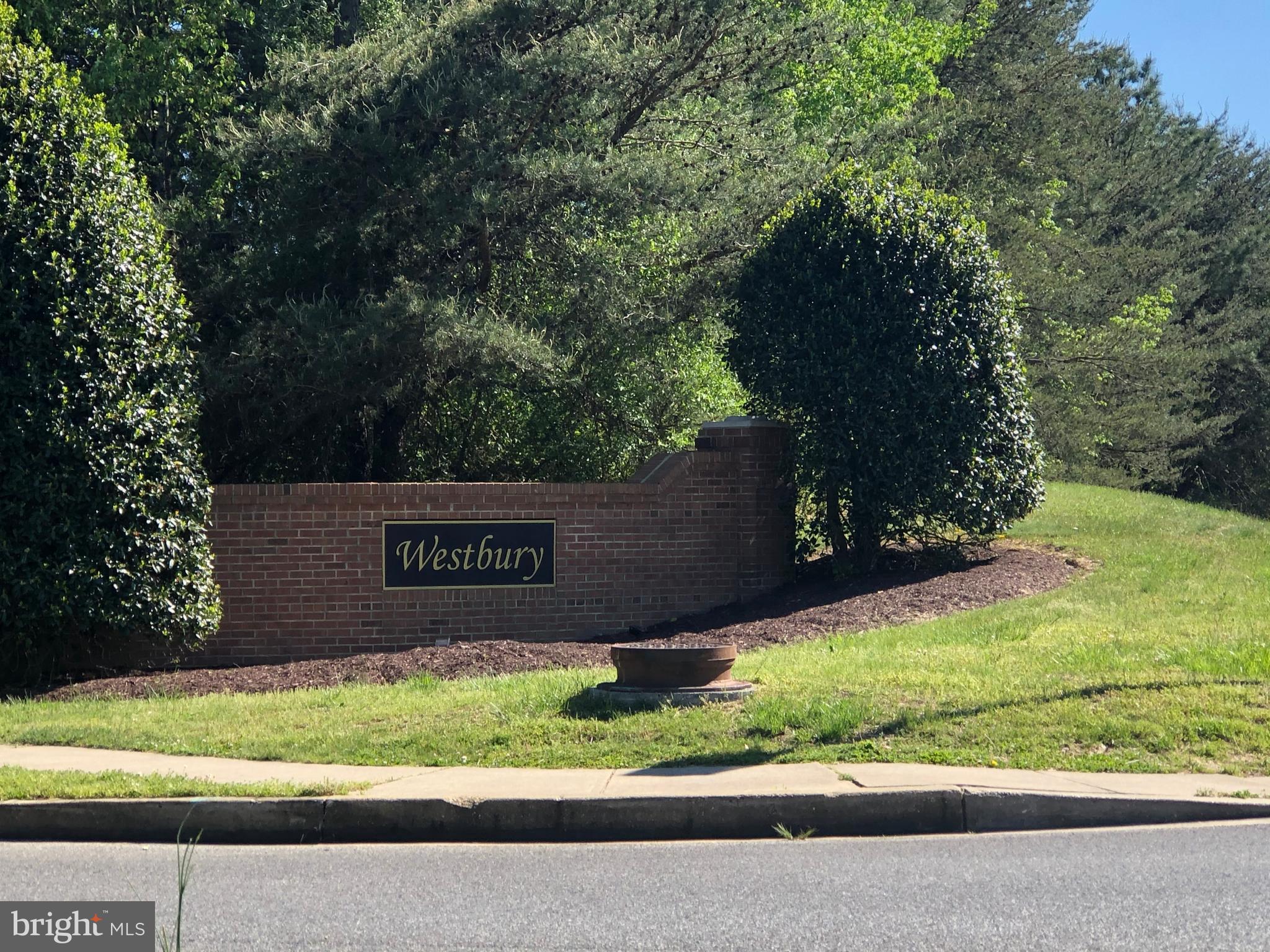 WESTBURY - Residential