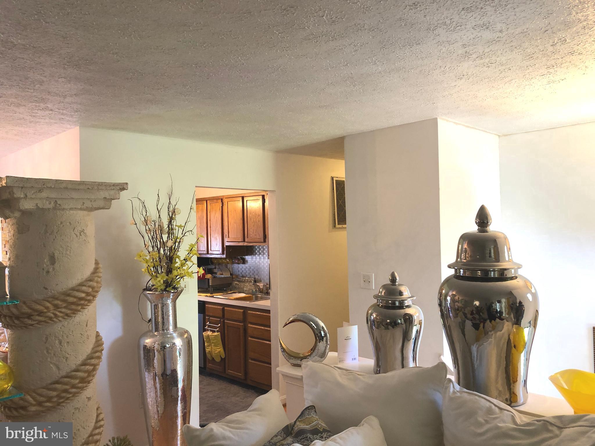 WESTBURY - Residential