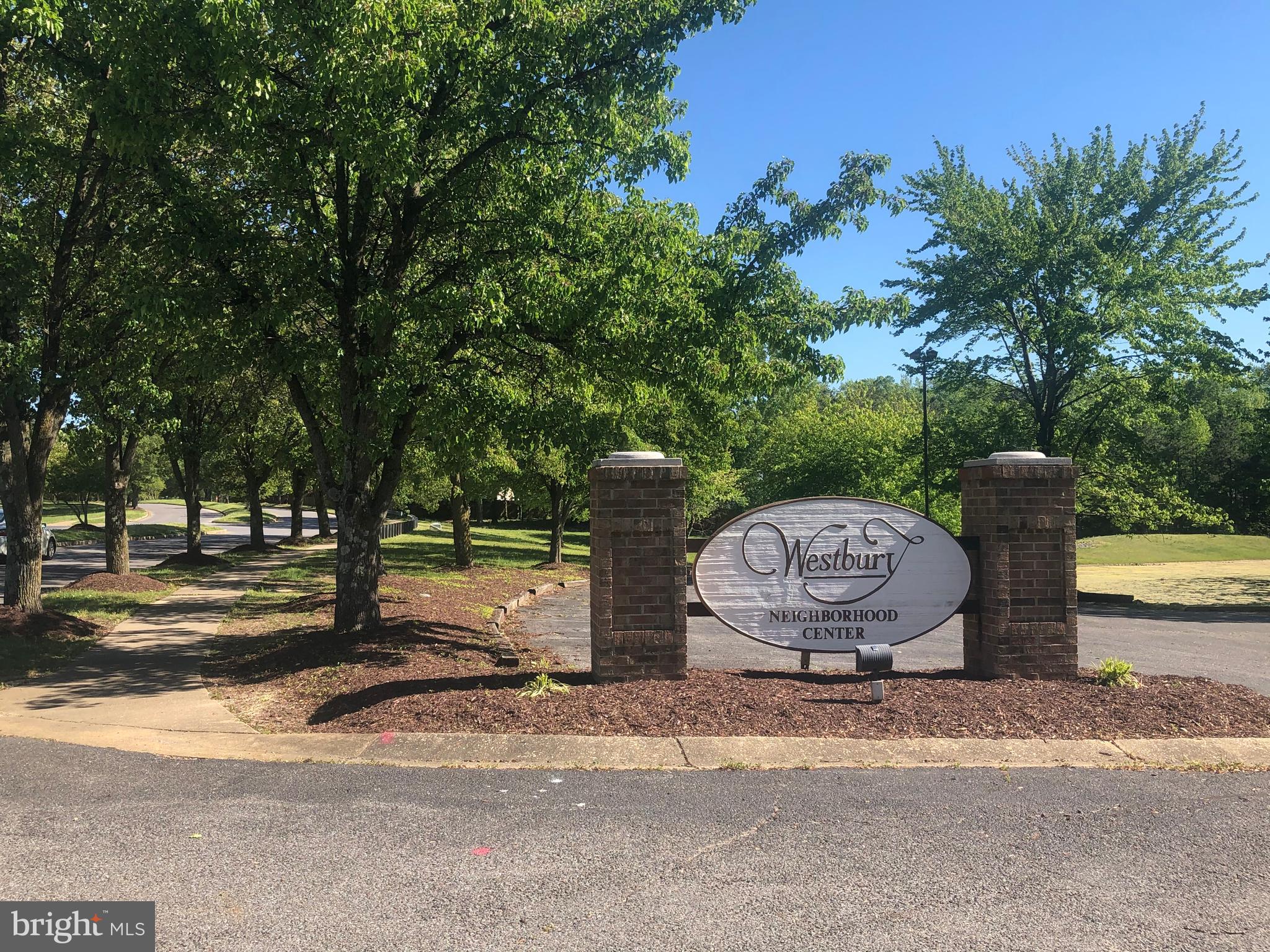 WESTBURY - Residential