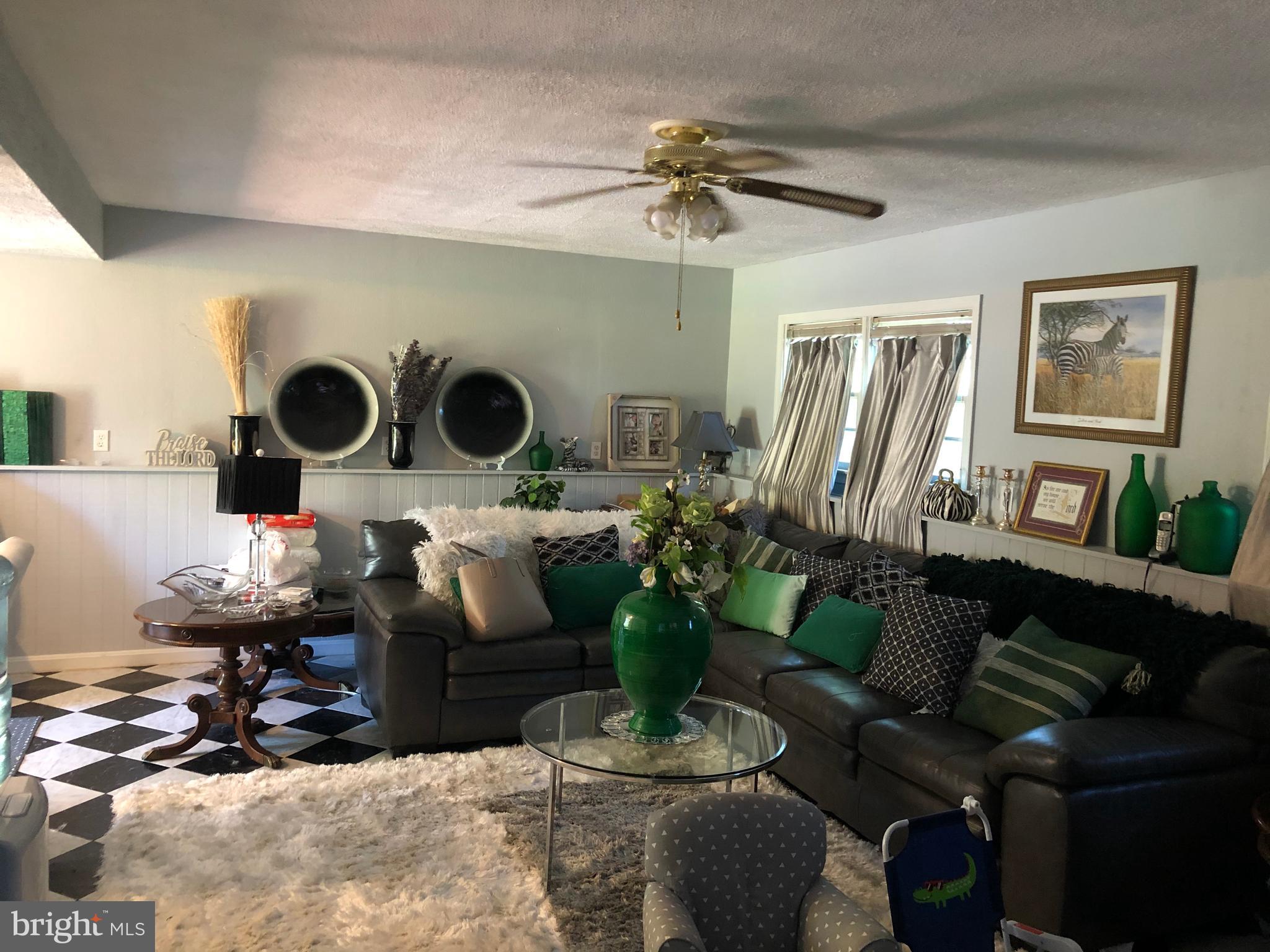 WESTBURY - Residential