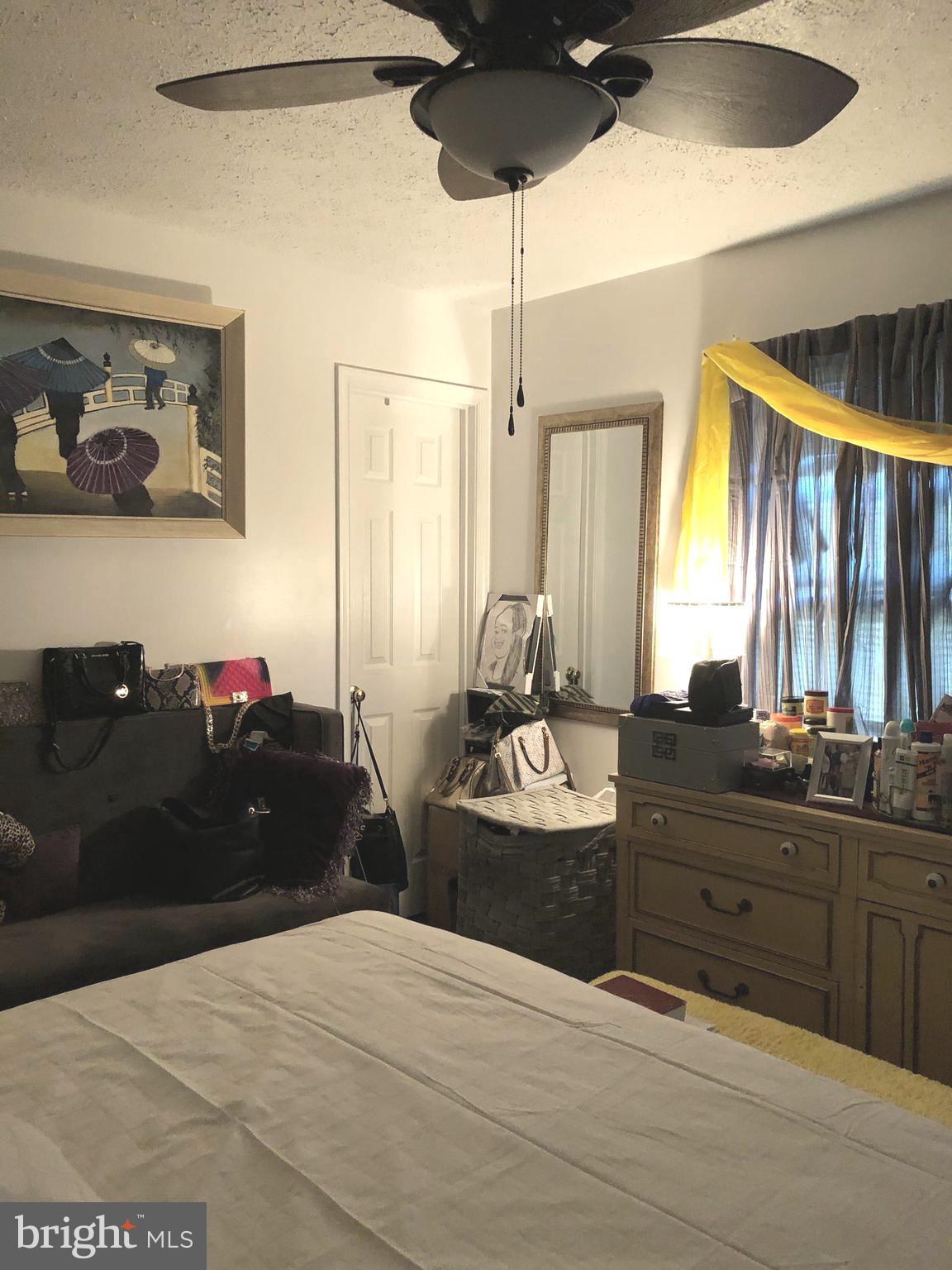 WESTBURY - Residential