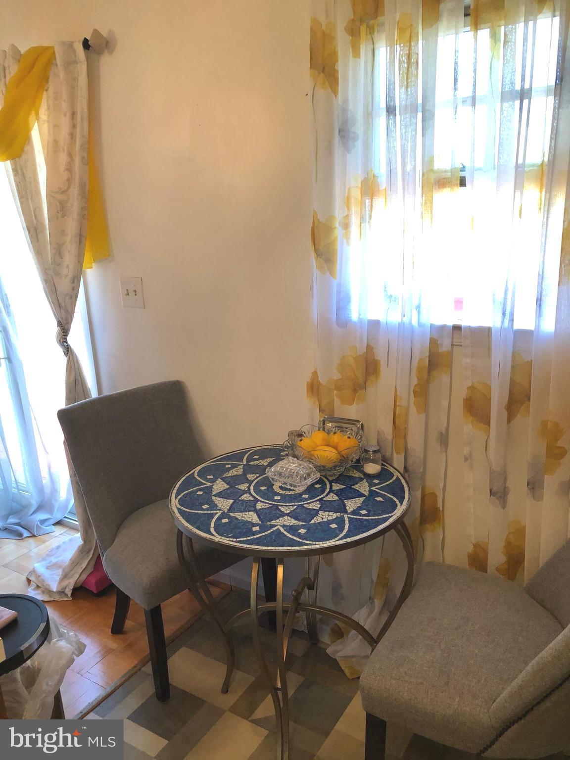 WESTBURY - Residential