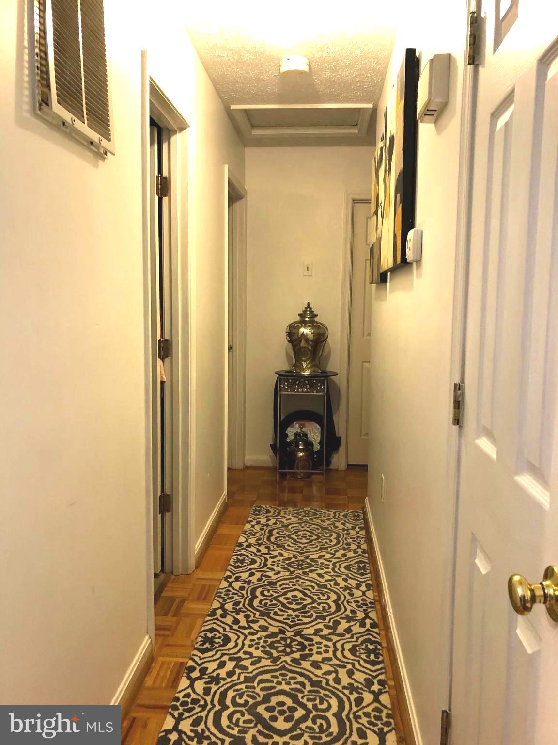 WESTBURY - Residential