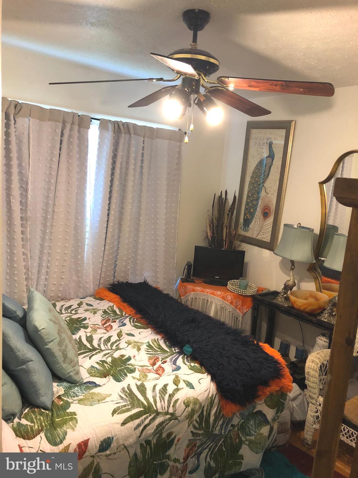 WESTBURY - Residential