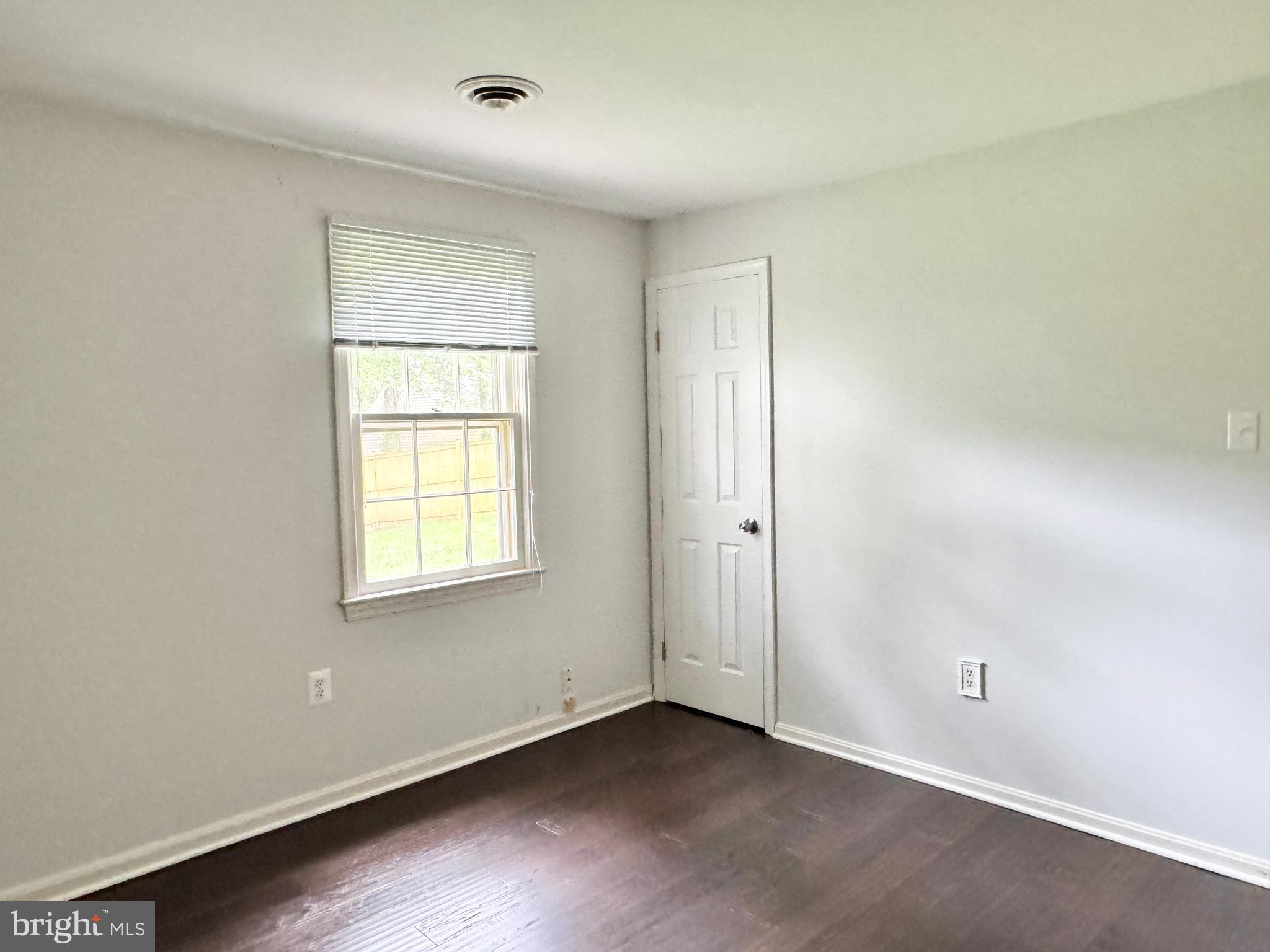 MONCLAIR - Residential Lease