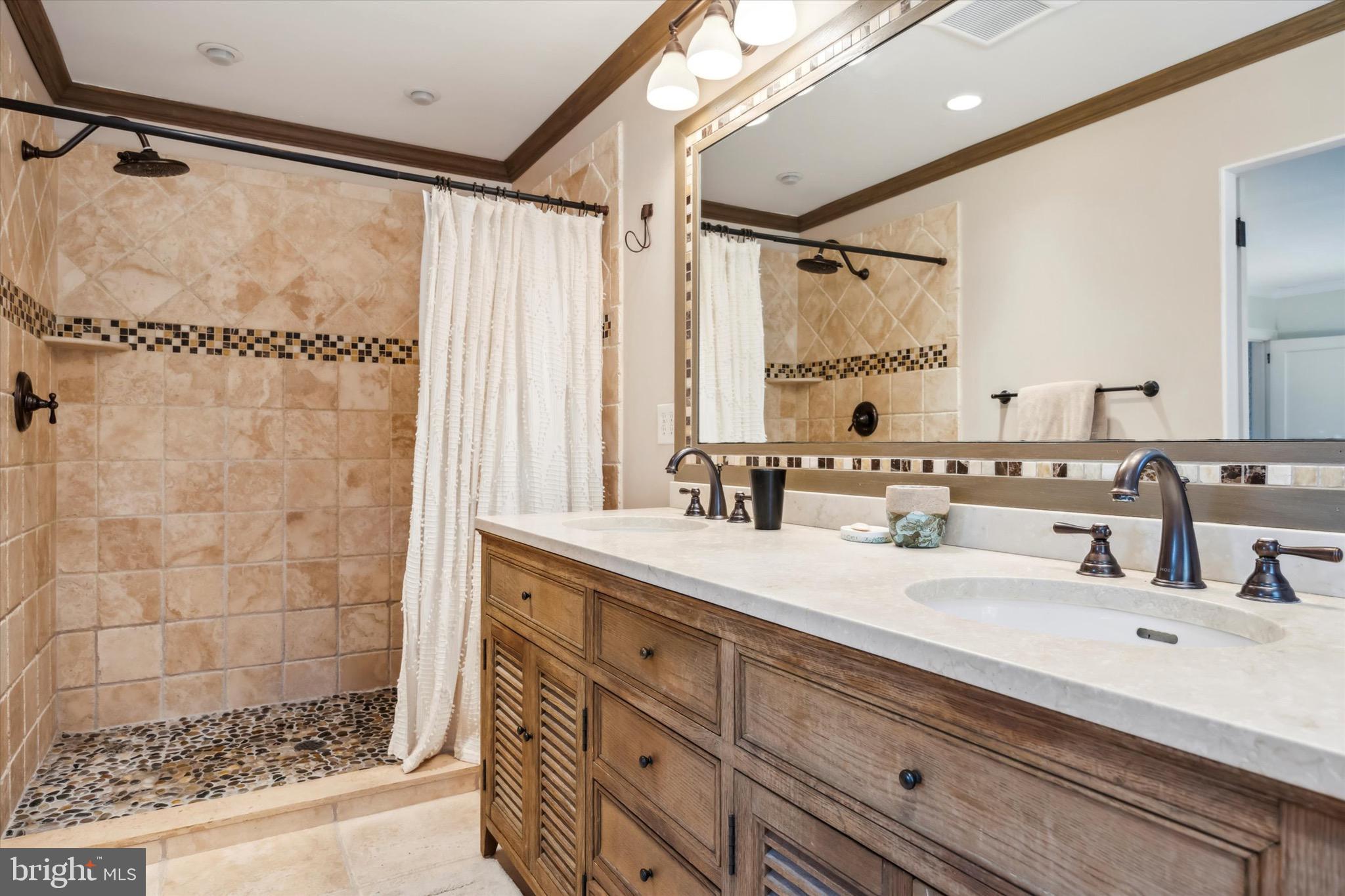 SOUTH WAYNE - Residential