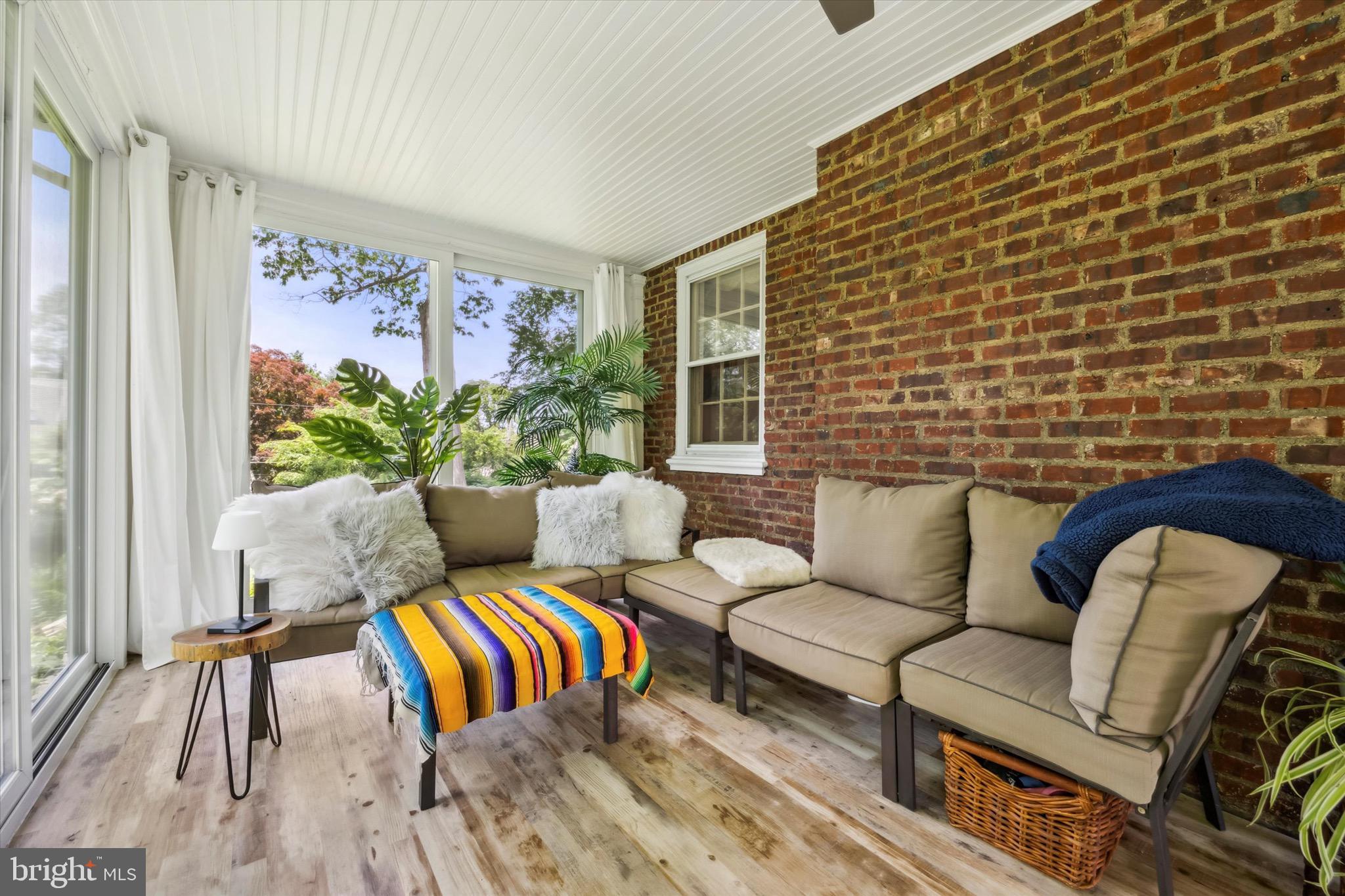 SOUTH WAYNE - Residential