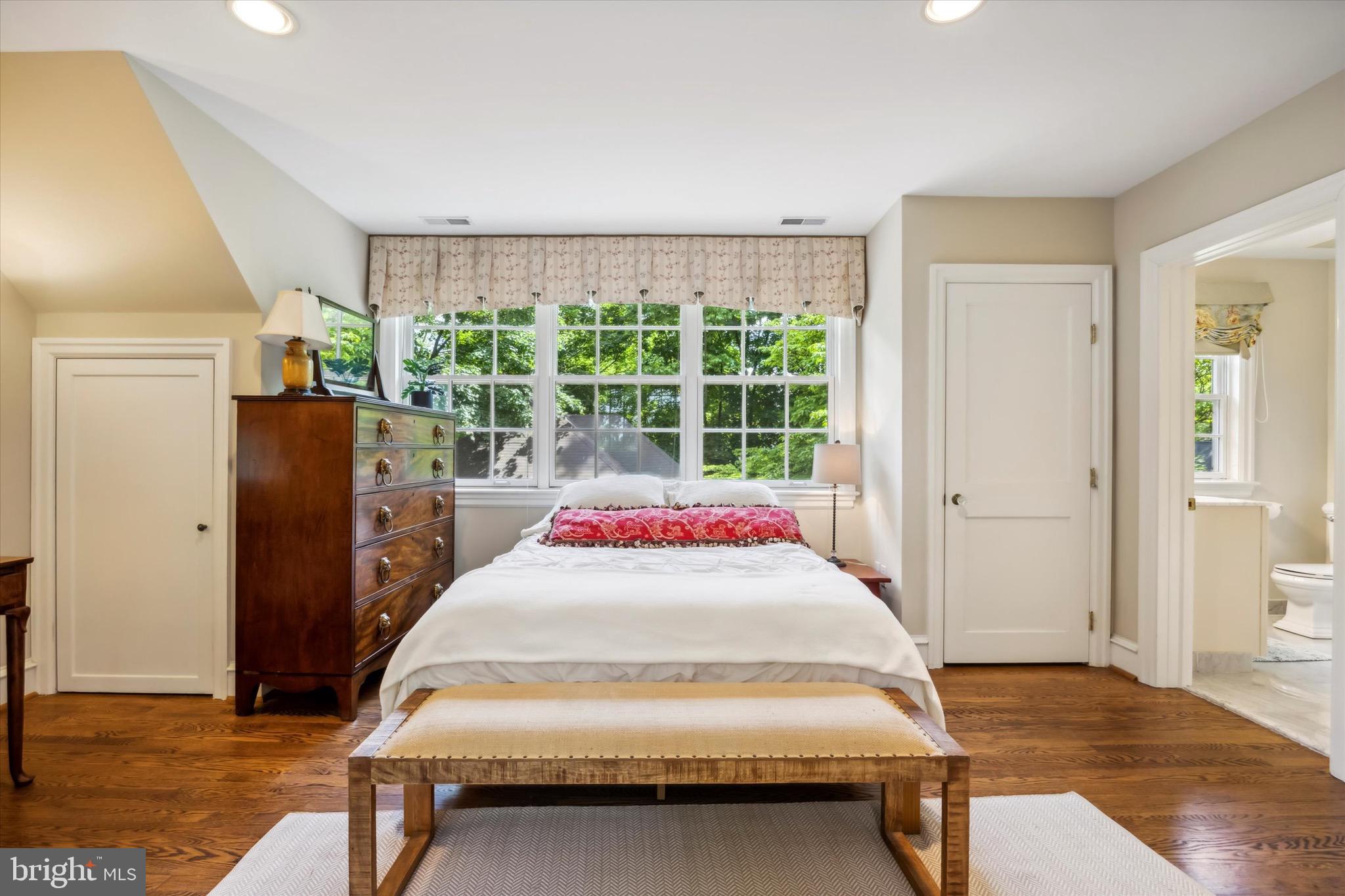 SOUTH WAYNE - Residential