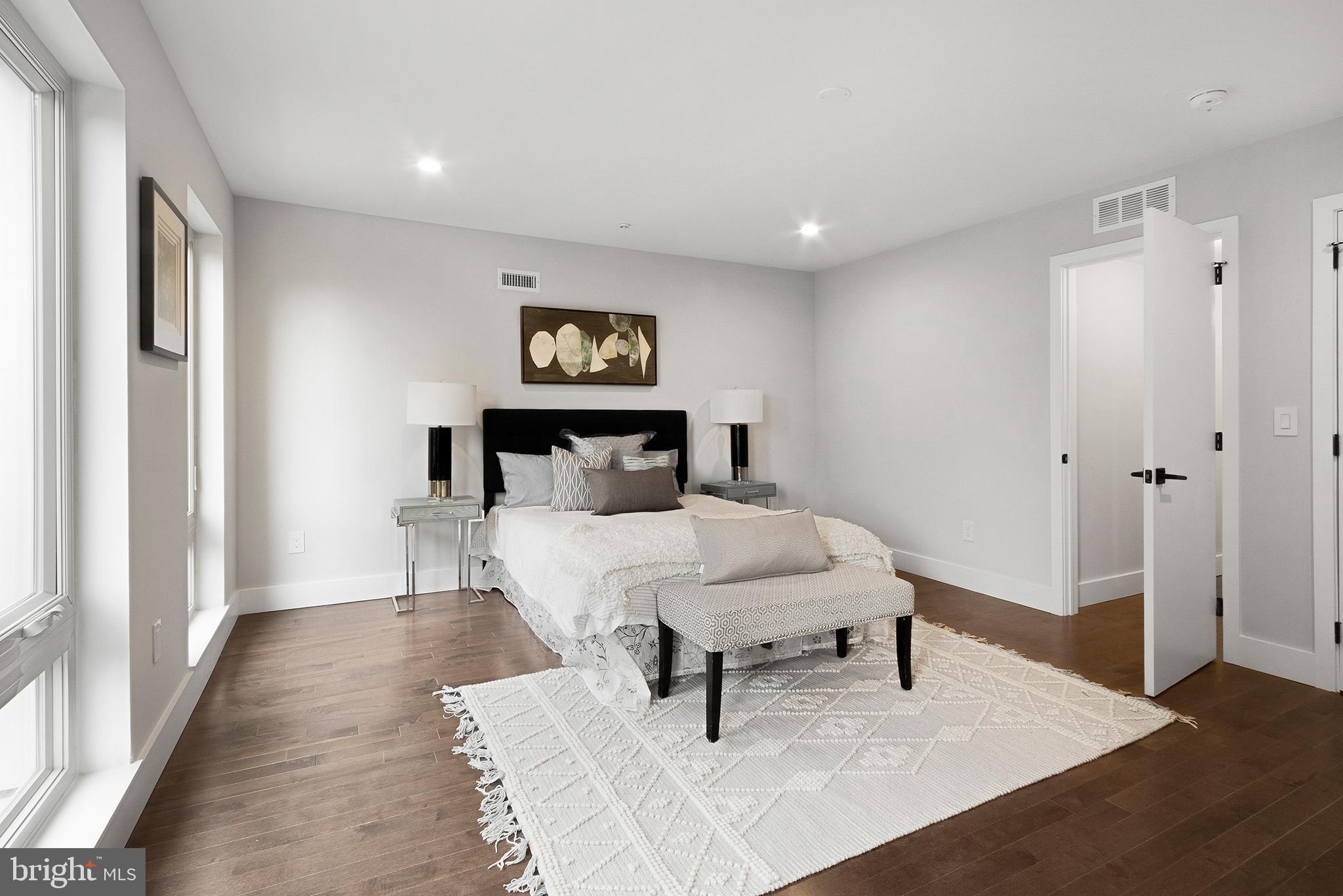 POINT BREEZE - Residential