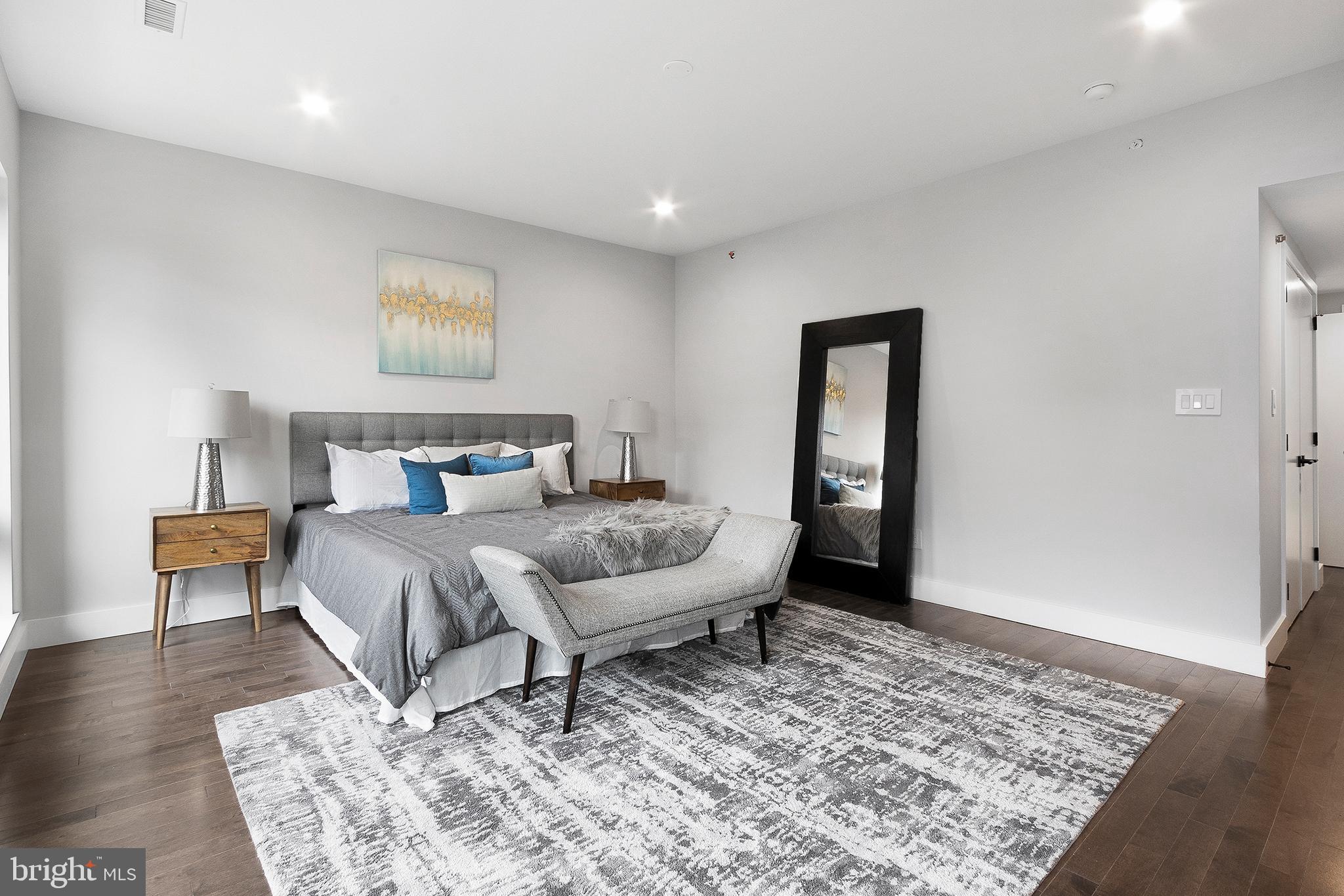 POINT BREEZE - Residential