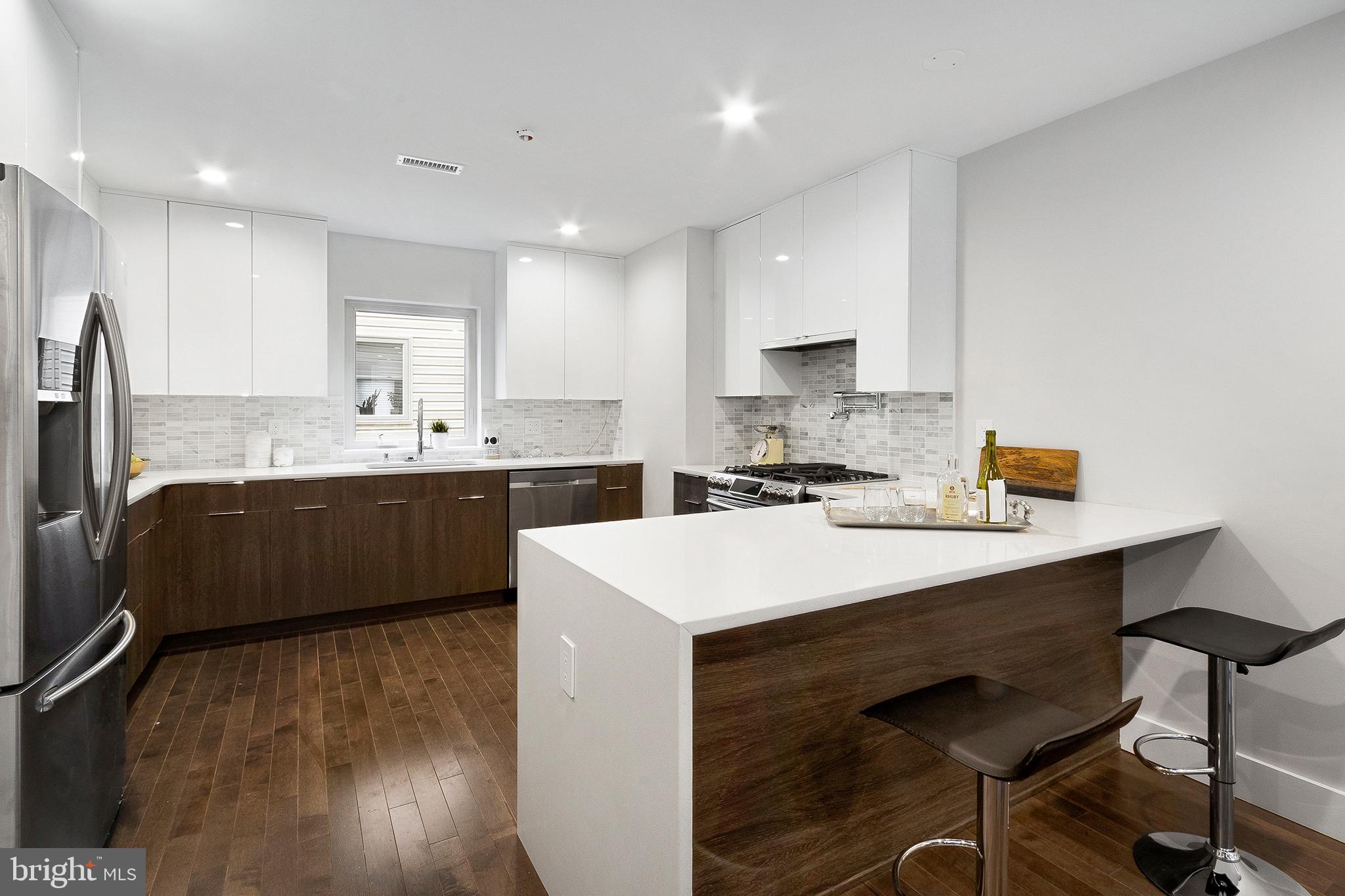 POINT BREEZE - Residential