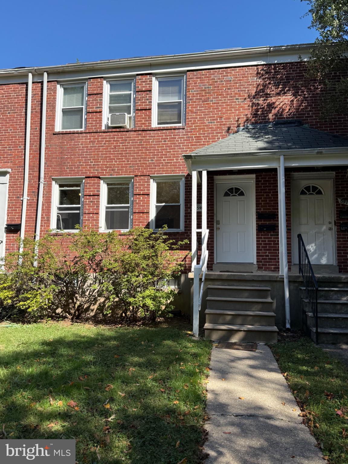 5915 CHINQUAPIN PARKWAY