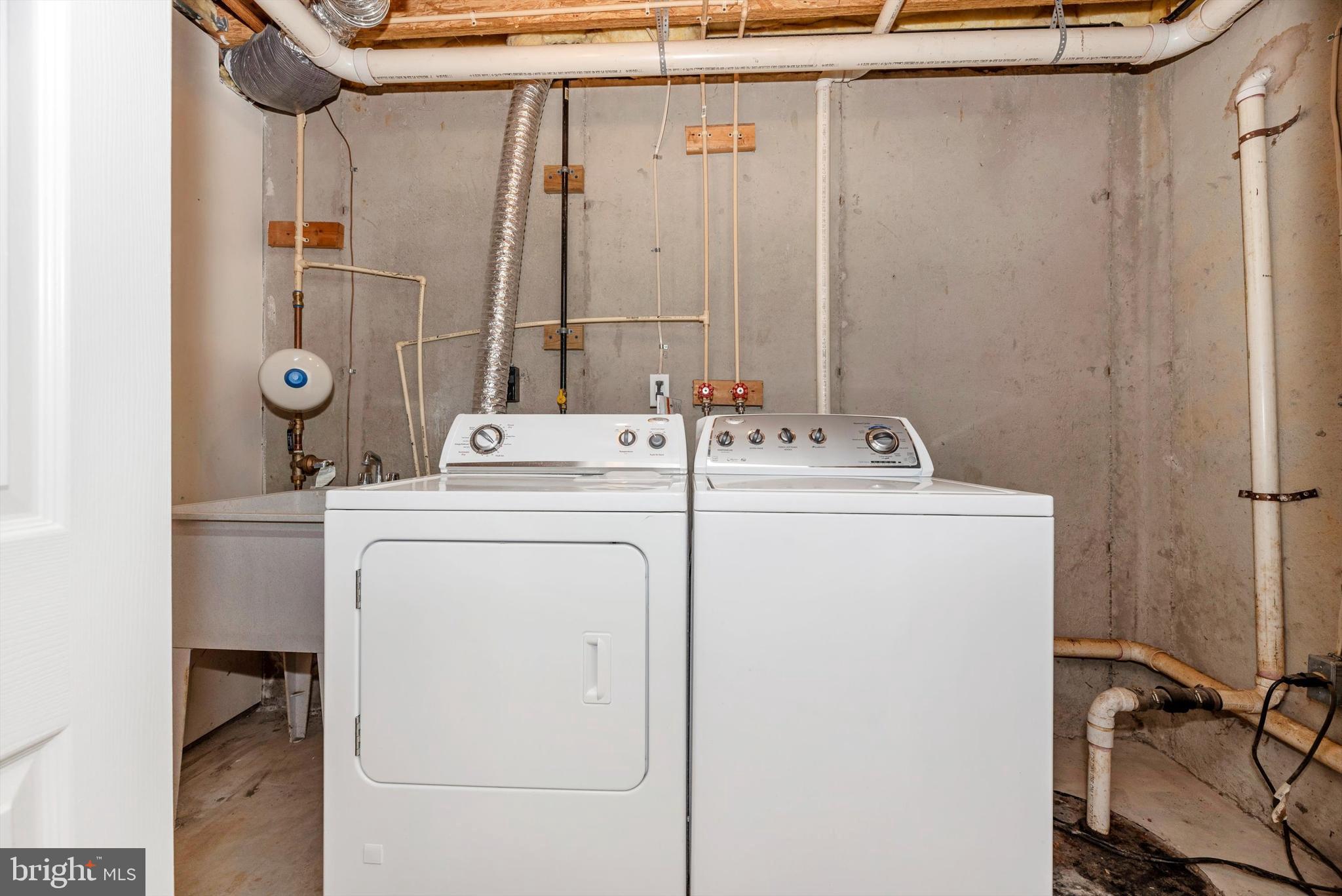 CARROLL FIELDS - Residential