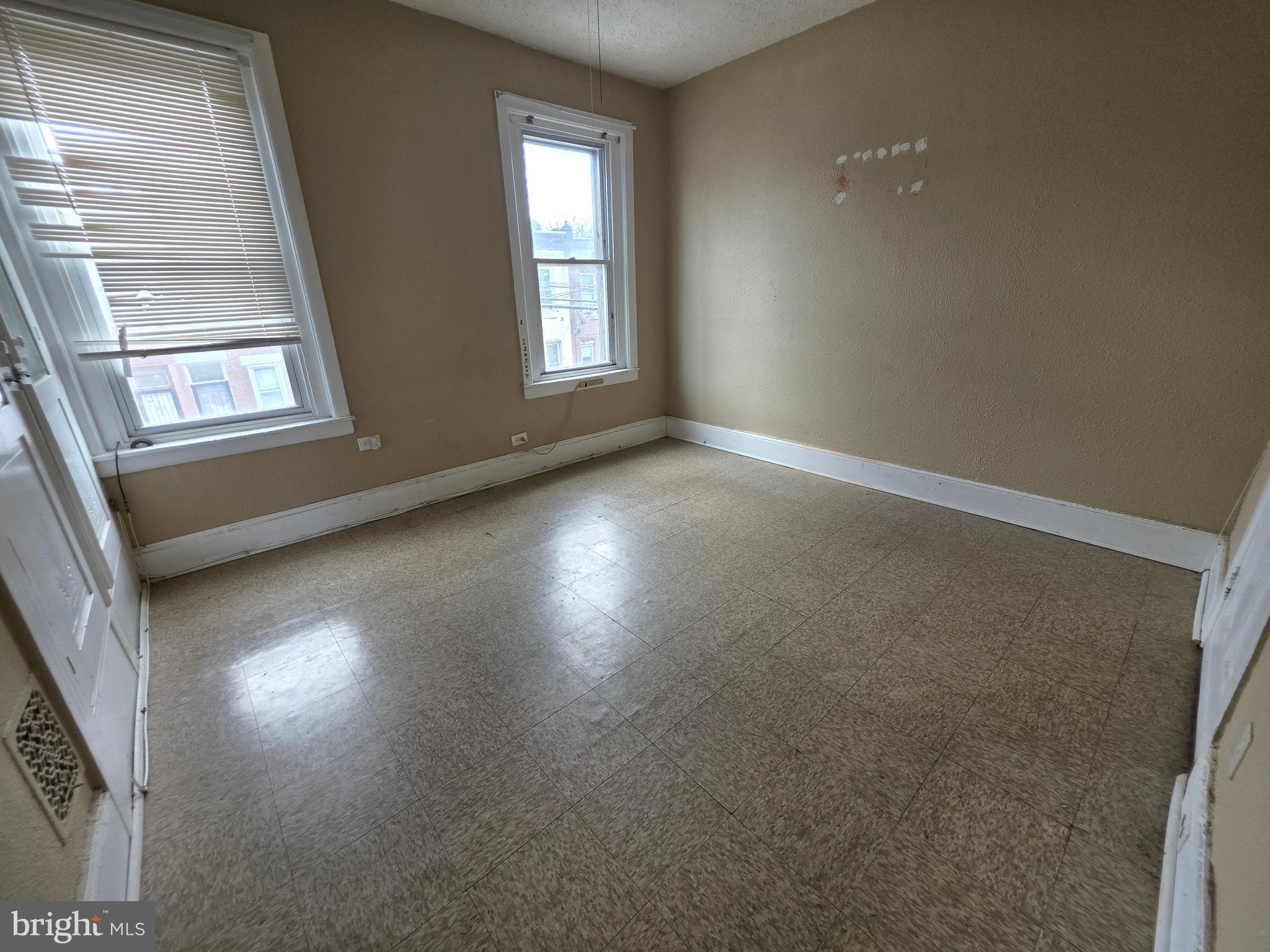 KENSINGTON - Residential