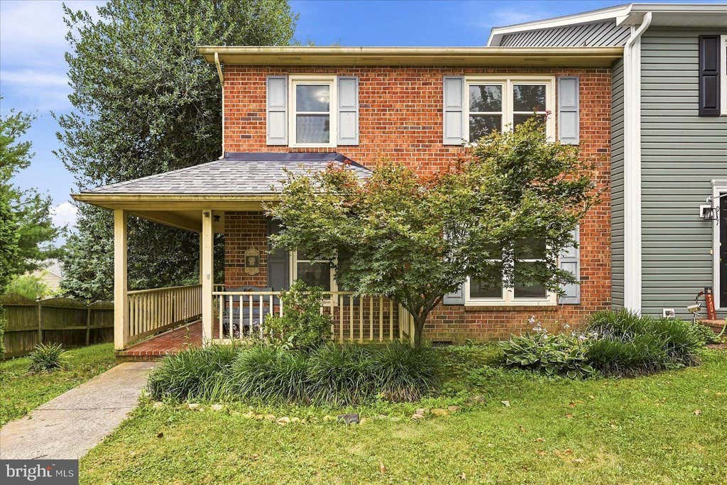 Photo of 913 Orchard Hill Drive, WINCHESTER, VA 22601 (MLS # VAWI2011156)