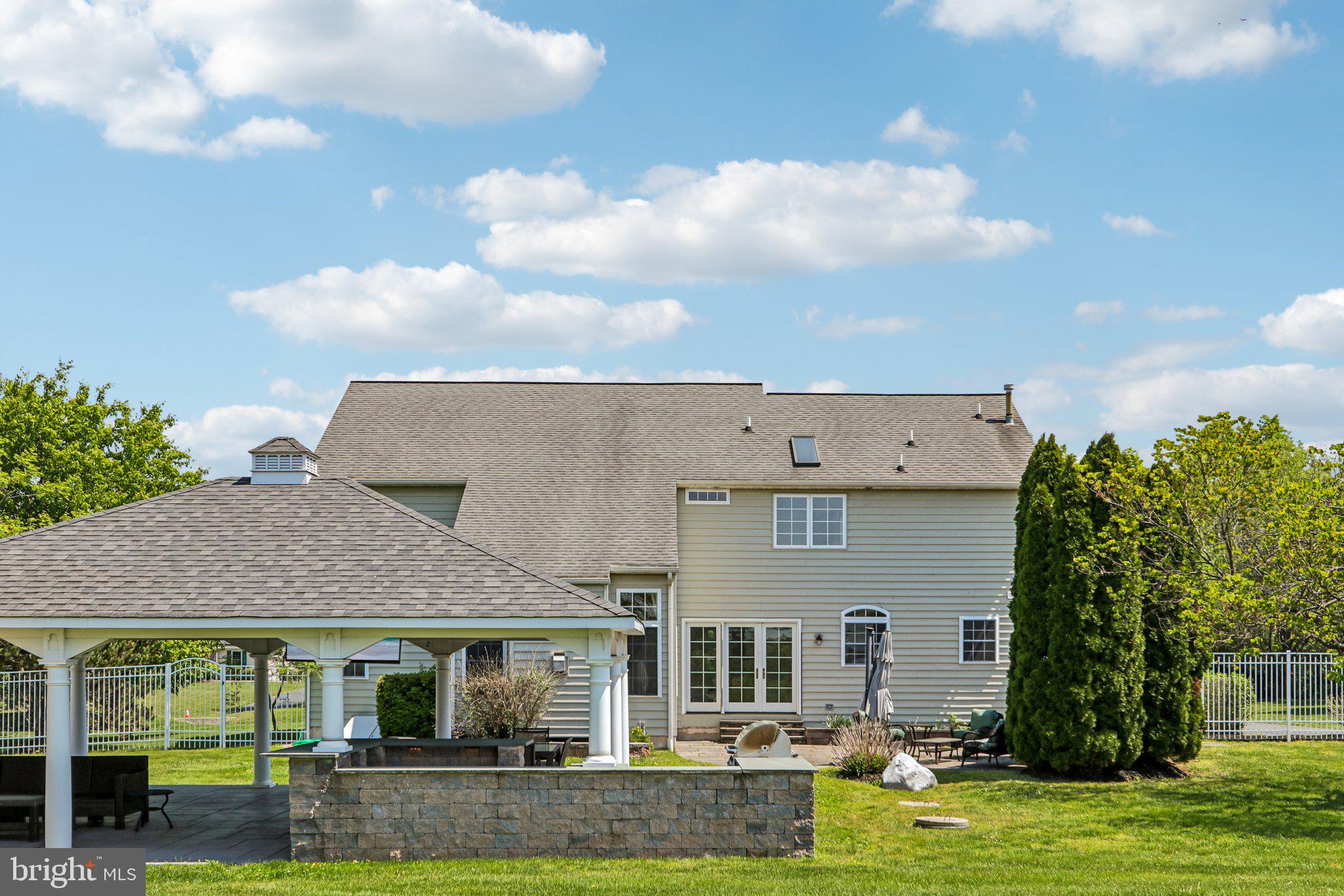 SNOWDEN VILLAGE - Residential