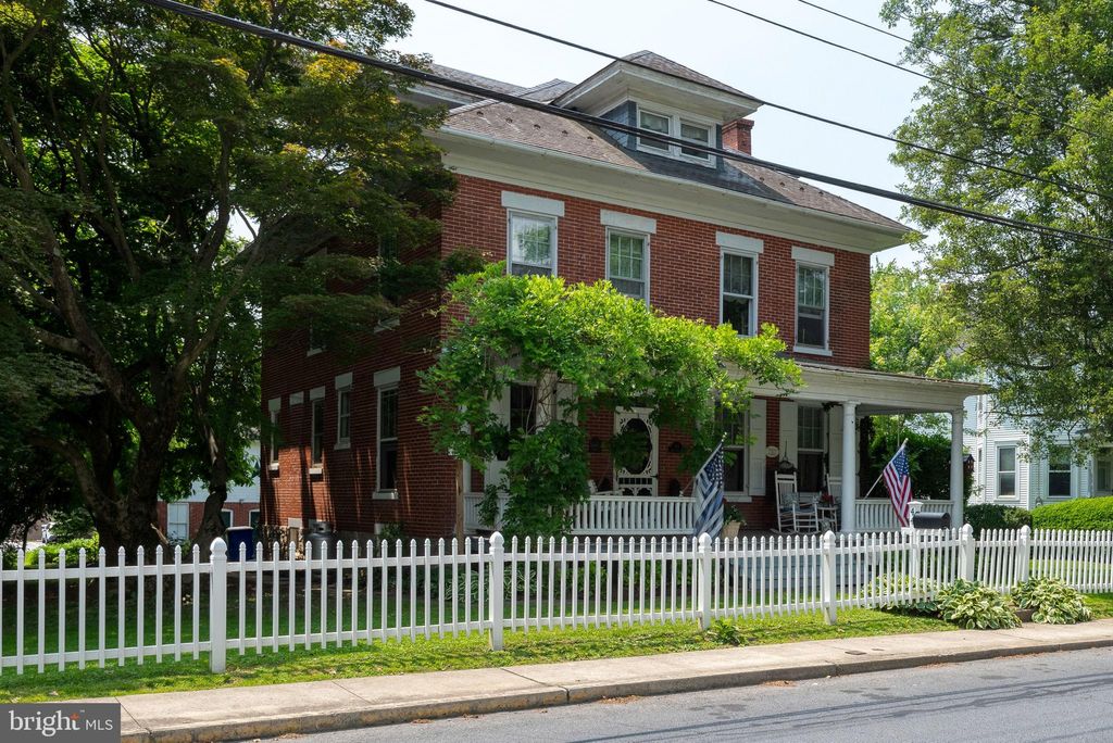 Photo of 44 W Cottage Avenue, MILLERSVILLE, PA 17551 (MLS # PALA2071190)