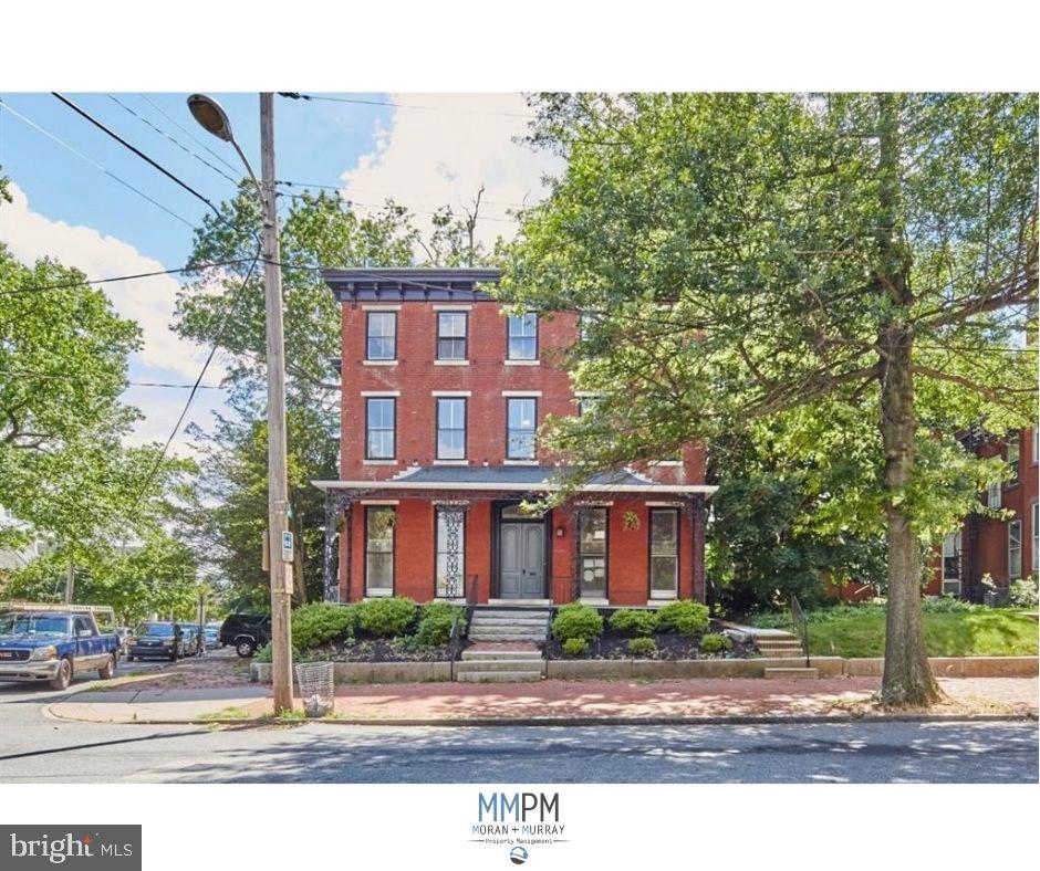 1300 DELAWARE AVENUE 2B