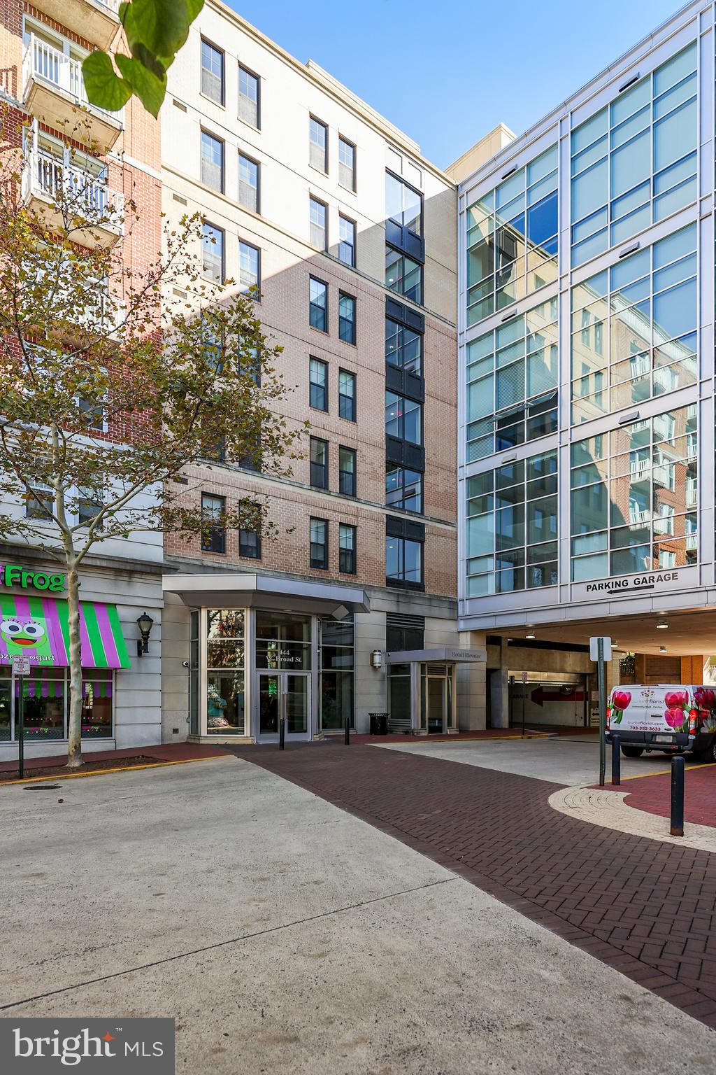 SPECTRUM CONDO - Residential