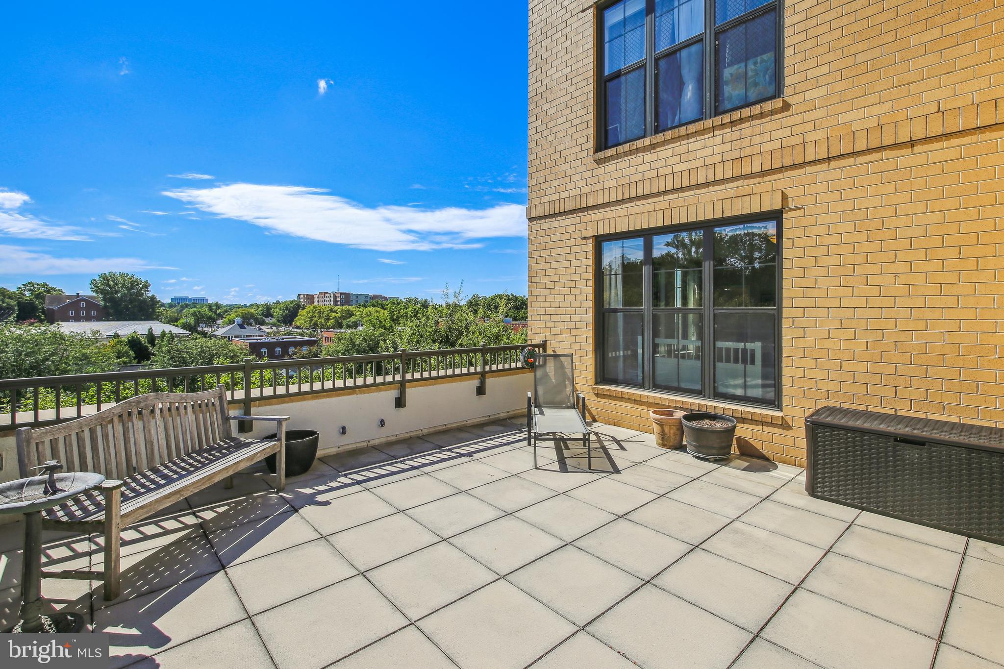 SPECTRUM CONDO - Residential