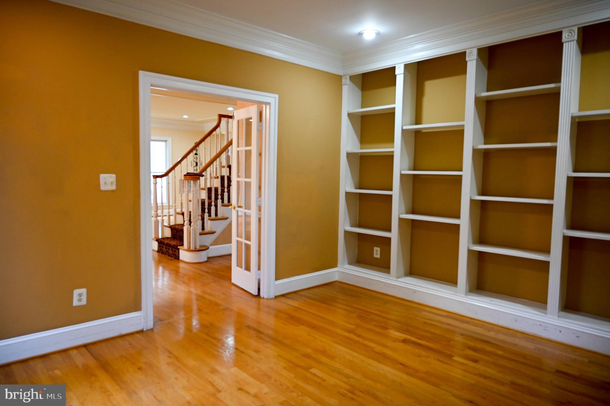 STONEWALL MANOR - Residential