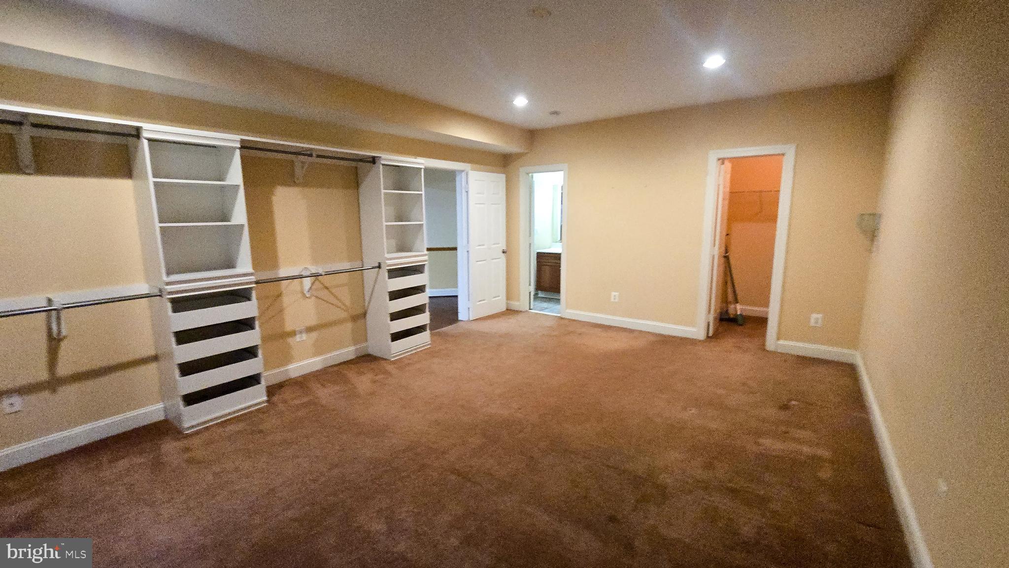 STONEWALL MANOR - Residential