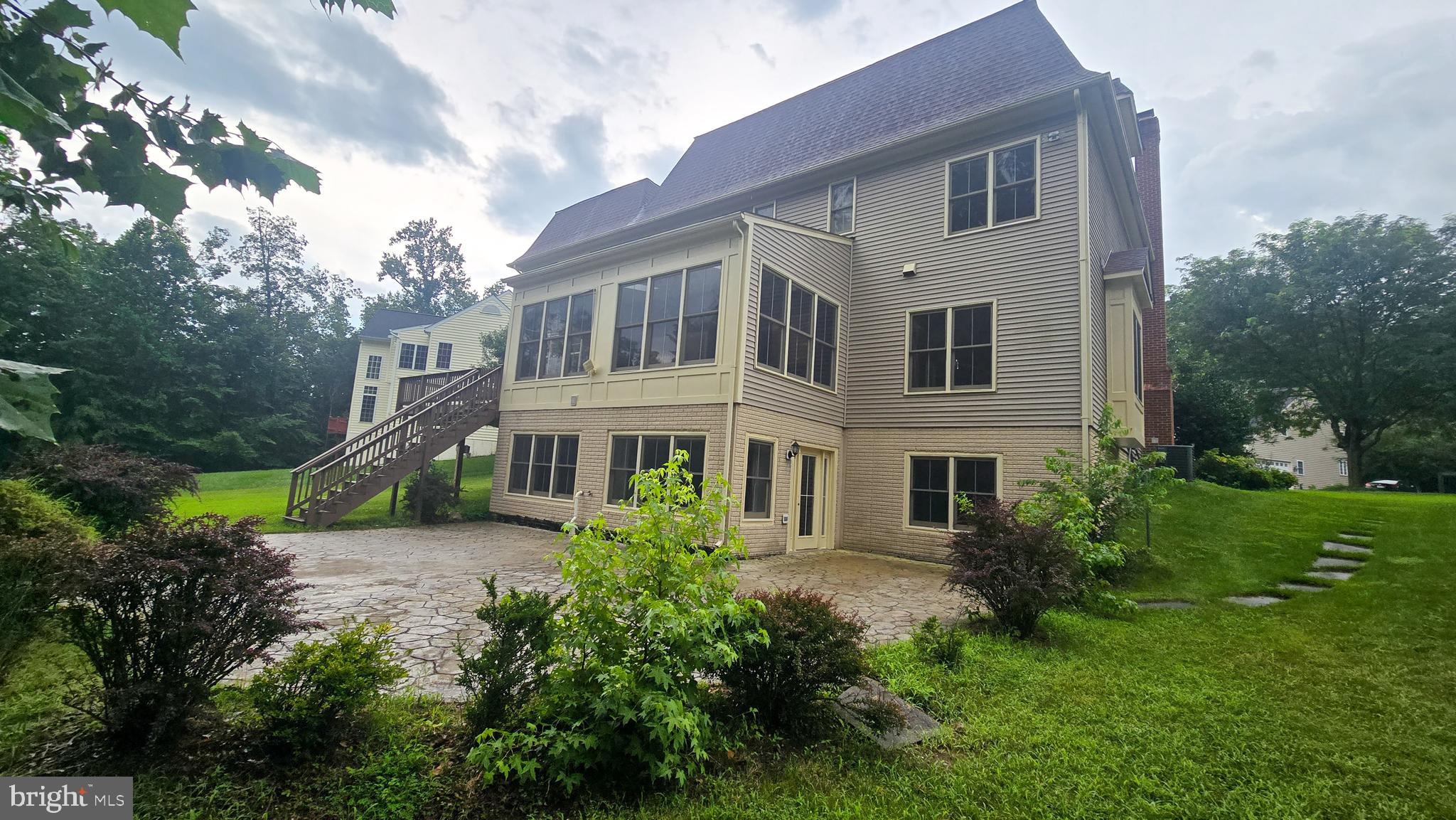 STONEWALL MANOR - Residential